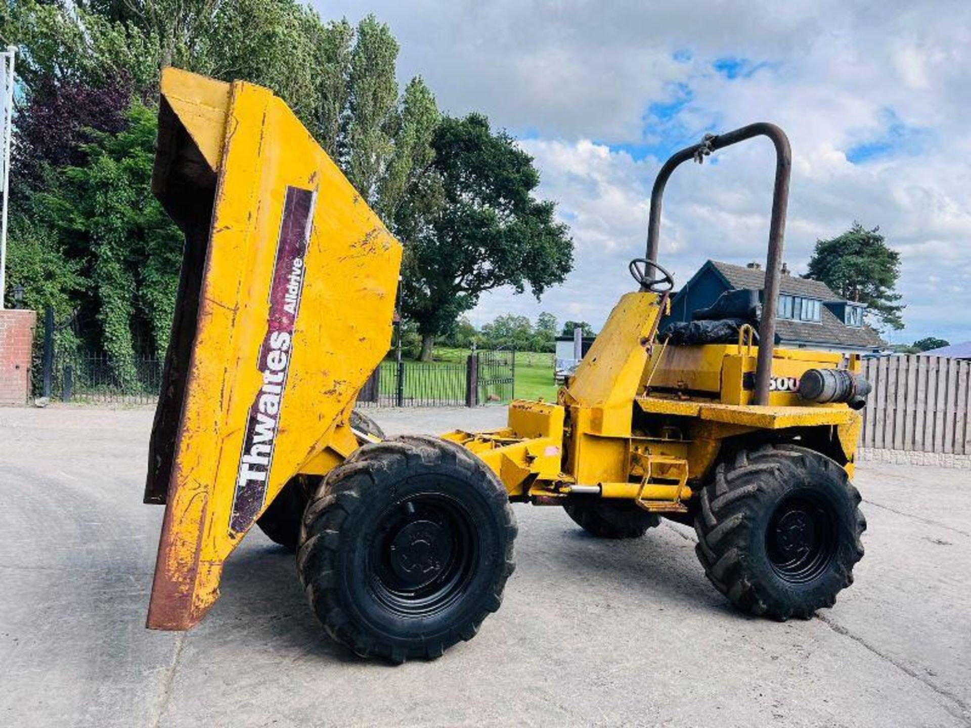 THWAITES ALLDRIVE 6000 4WD DUMPER C/W ROLE BAR & PERKINS ENGINE - Image 11 of 11