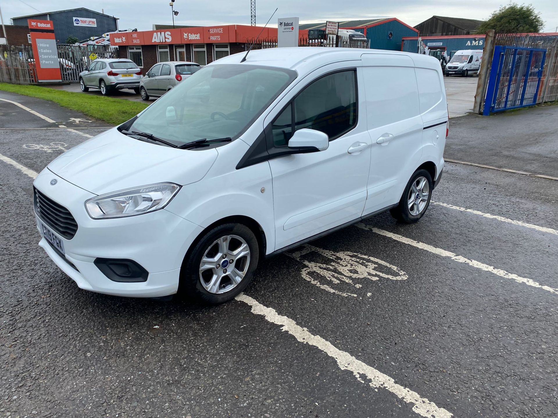 2019 19 FORD TRANSIT COURIER LIMITED PANEL VAN - ALLOY WHEELS - AIR CON - EURO 6. - Bild 3 aus 10