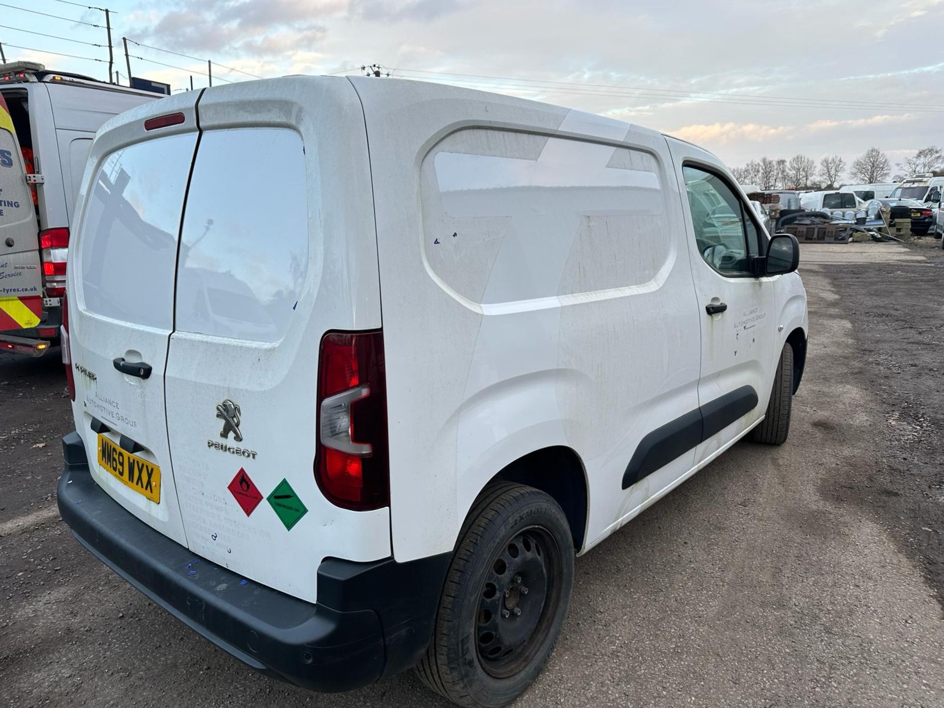 2019 69 PEUGEOT PARTNER PANEL VAN - 130K MILES - 3 SEATS - AIR CON - 1 KEY - Image 7 of 9