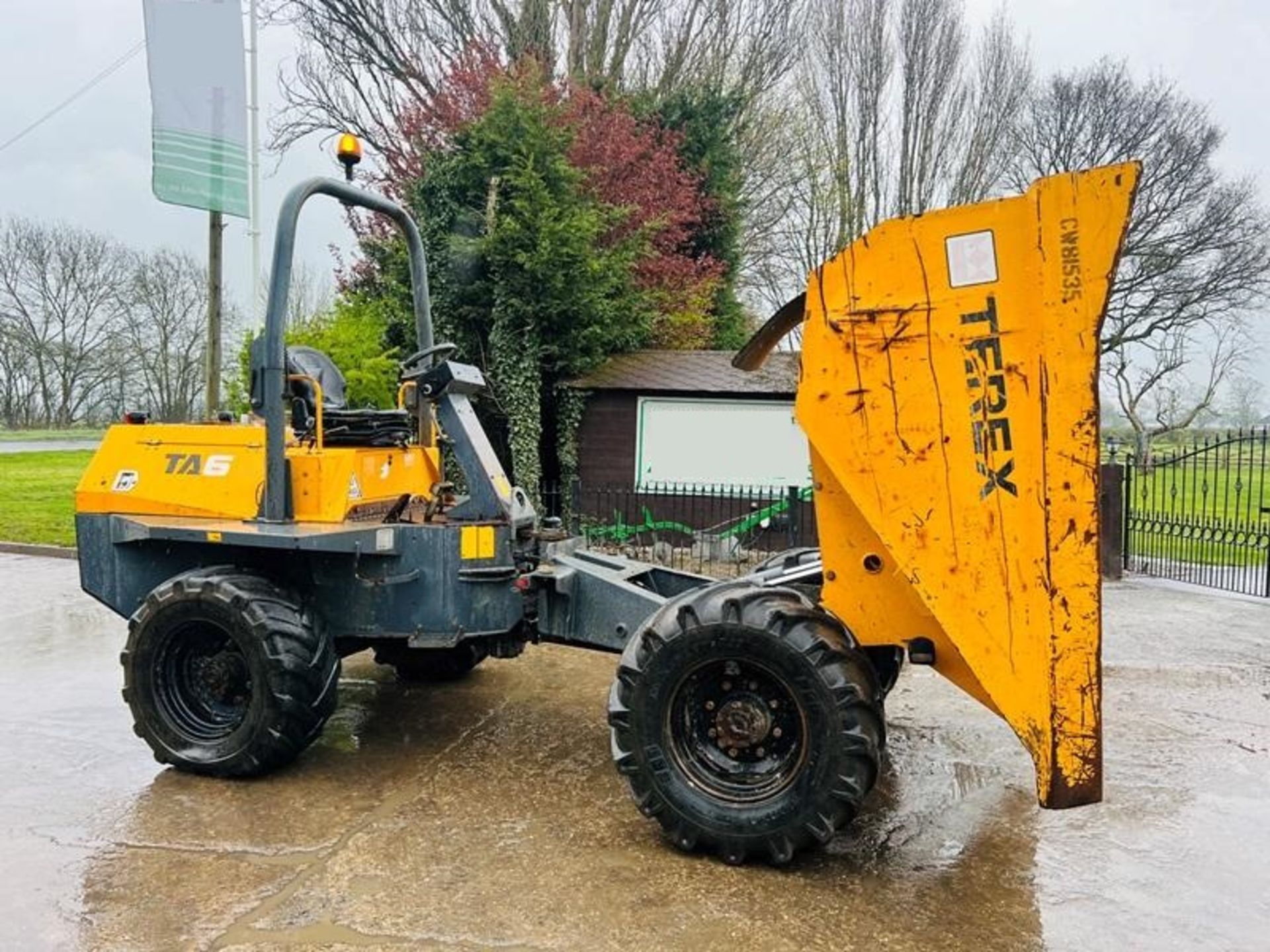 TEREX TA6 4WD DUMPER * YEAR 2011 , 2459 HOURS * C/W ROLE BAR - Image 6 of 13