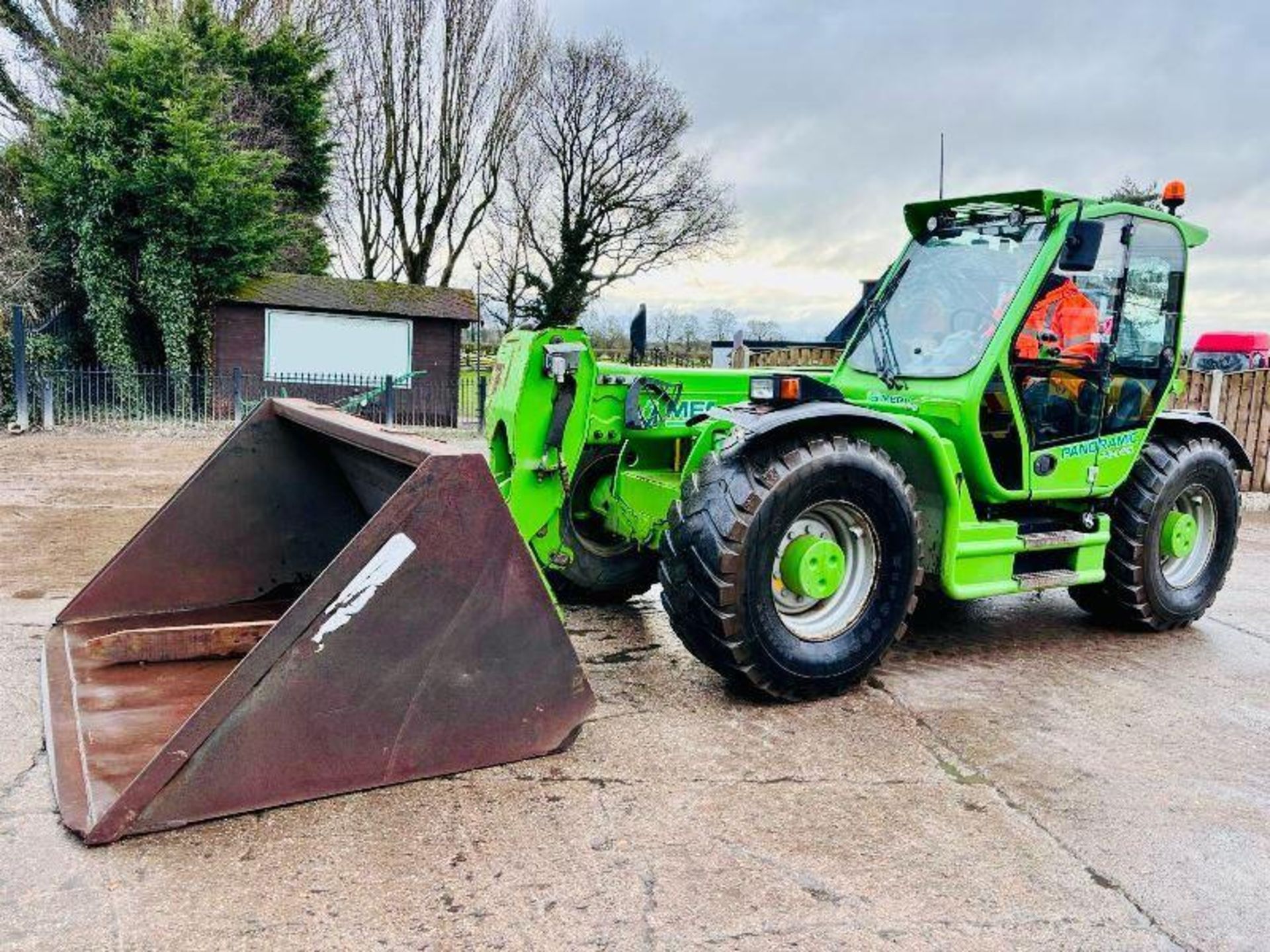 MERLO P55.9 4WD TELEHANDLER *AG-SPEC, YEAR 2012, 9 METER, 5.5 TON LIFT* C/W BUCKET - Bild 2 aus 20