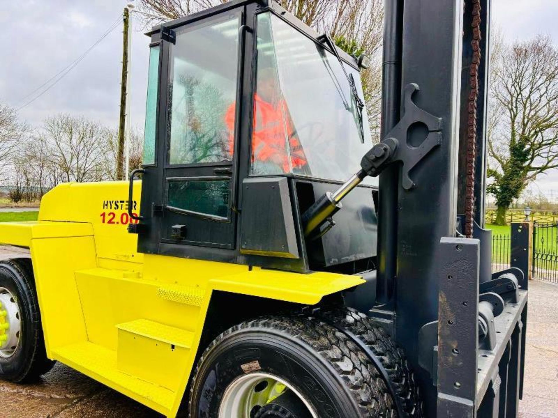 HYSTER H12.00 DIESEL FORKLIFT *12 TON LIFT* C/W PALLET TINES  - Bild 3 aus 17