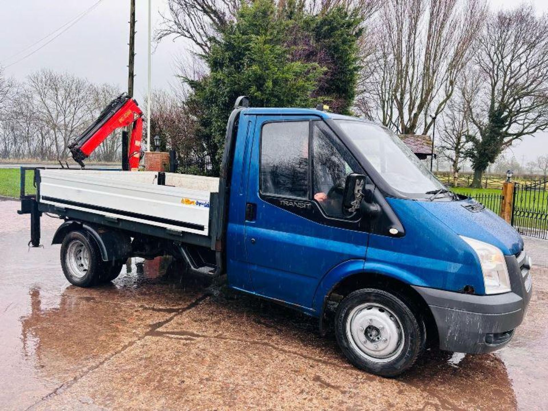 FORD TRANSIT 4X2 PICK UP C/W PALFINGER PC2300 CRANE 