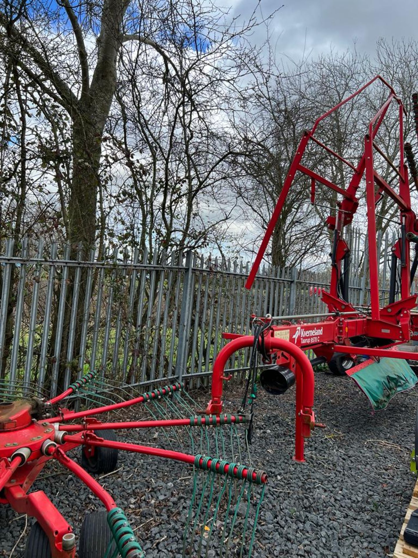 KVERNELAND TAARUP 9578C TWIN ROTO RAKE , 2013, SOLD AS SEEN