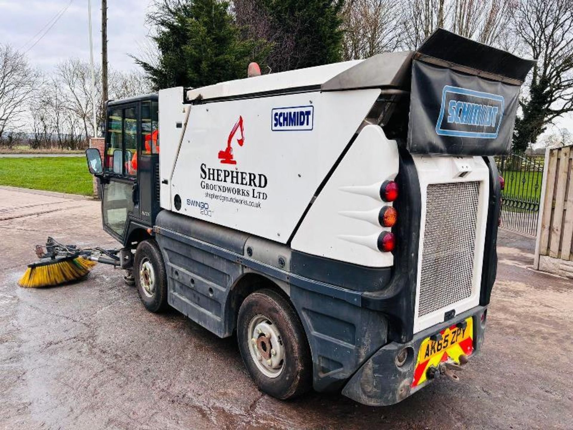 SCHMIDT EURO 6 4X2 ROAD SWEEPER *YEAR 2015* C/W AC CABIN - Bild 10 aus 17