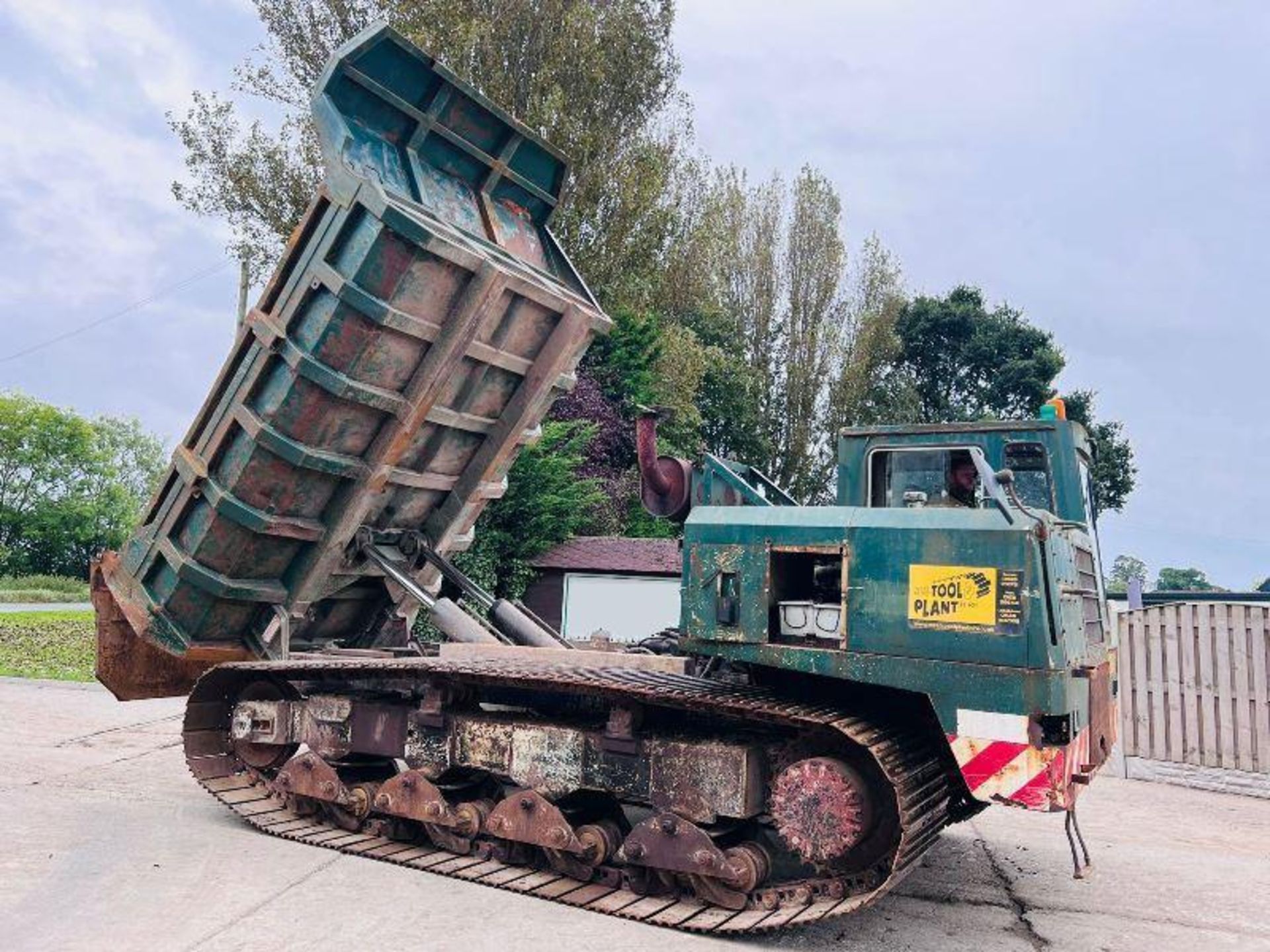 MOROOKA CG150 TRACKED DUMPER C/W RUBBER TRACKS & REVERSE CAMERA - RECENTLY SERVICED - Image 17 of 19