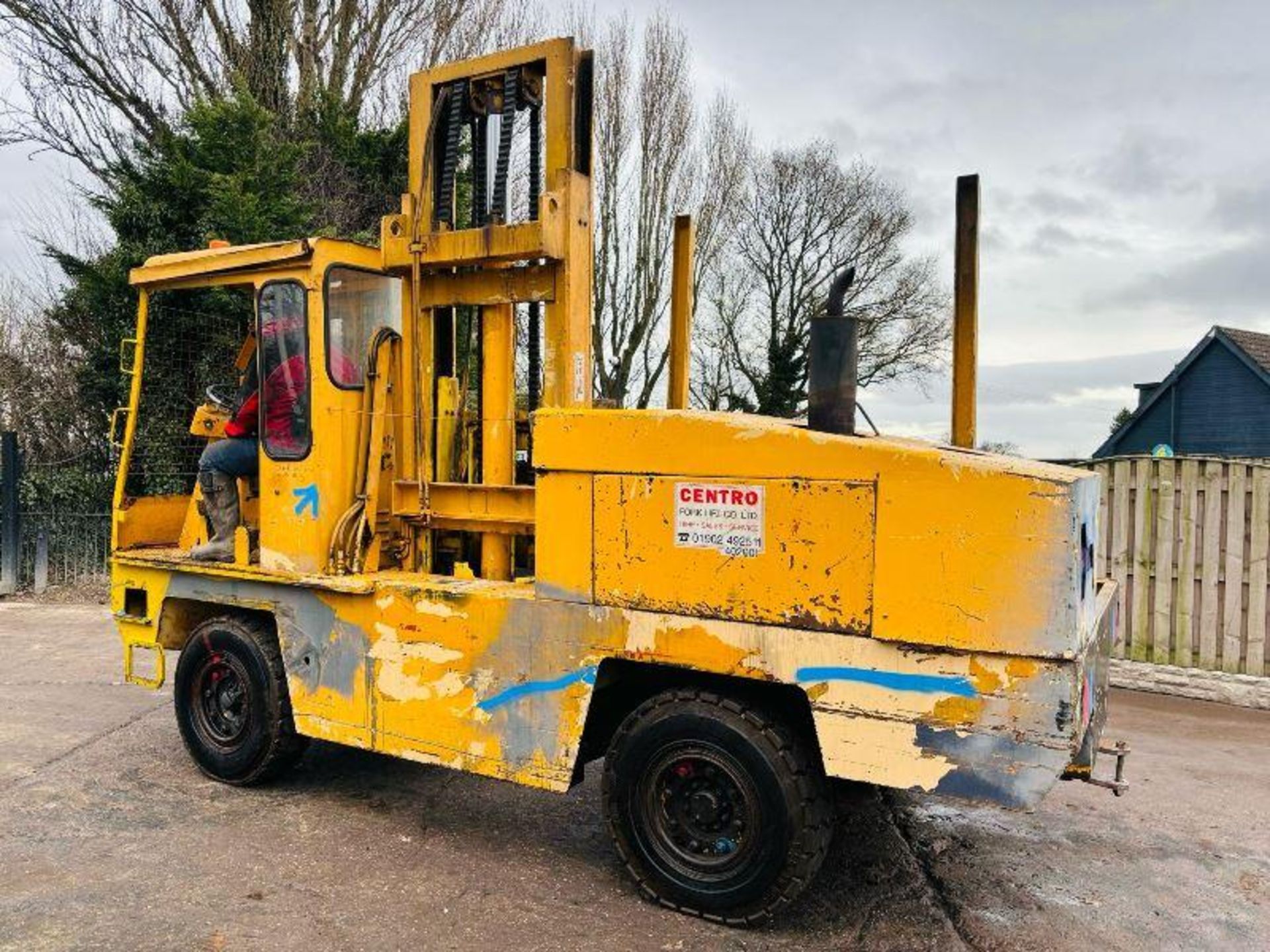 SIDE LOAD DIESEL FORKLIFT C/W C/W PALLET TINES  - Image 8 of 14