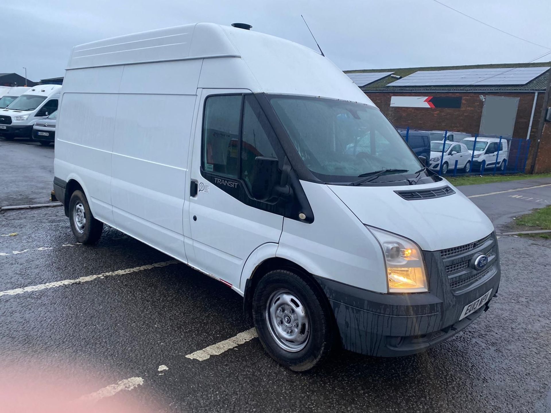 2013 13 FORD TRANSIT 350 WORKSHOP VAN - 113K MILES - 2.2 RWD - INTERNAL RACKING - ON BOARD ELECTRICS - Image 2 of 11