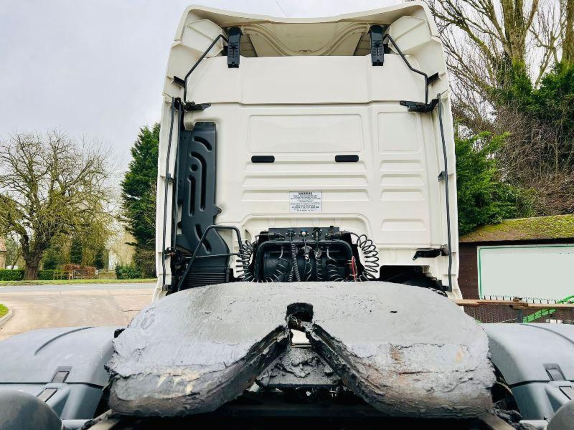 MAN TGX 26.440 6X2 TRACTOR UNIT *YEAR 2016* C/W MID LIFT - Image 15 of 18