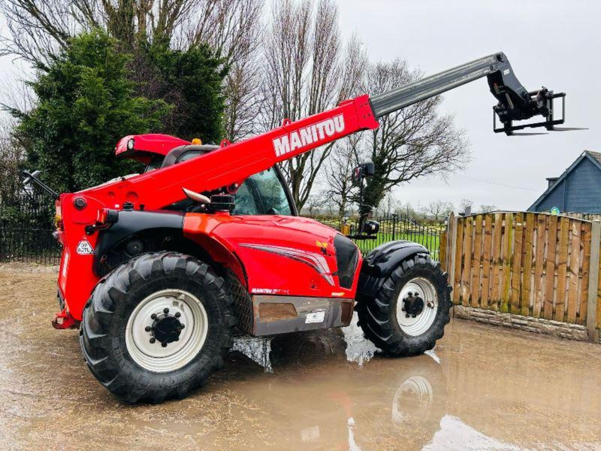 MANITOU MLT735 4WD TELEHANDLER *AG-SPEC, YEAR 2014, 5530 HOURS* C/W PUH - Image 11 of 17