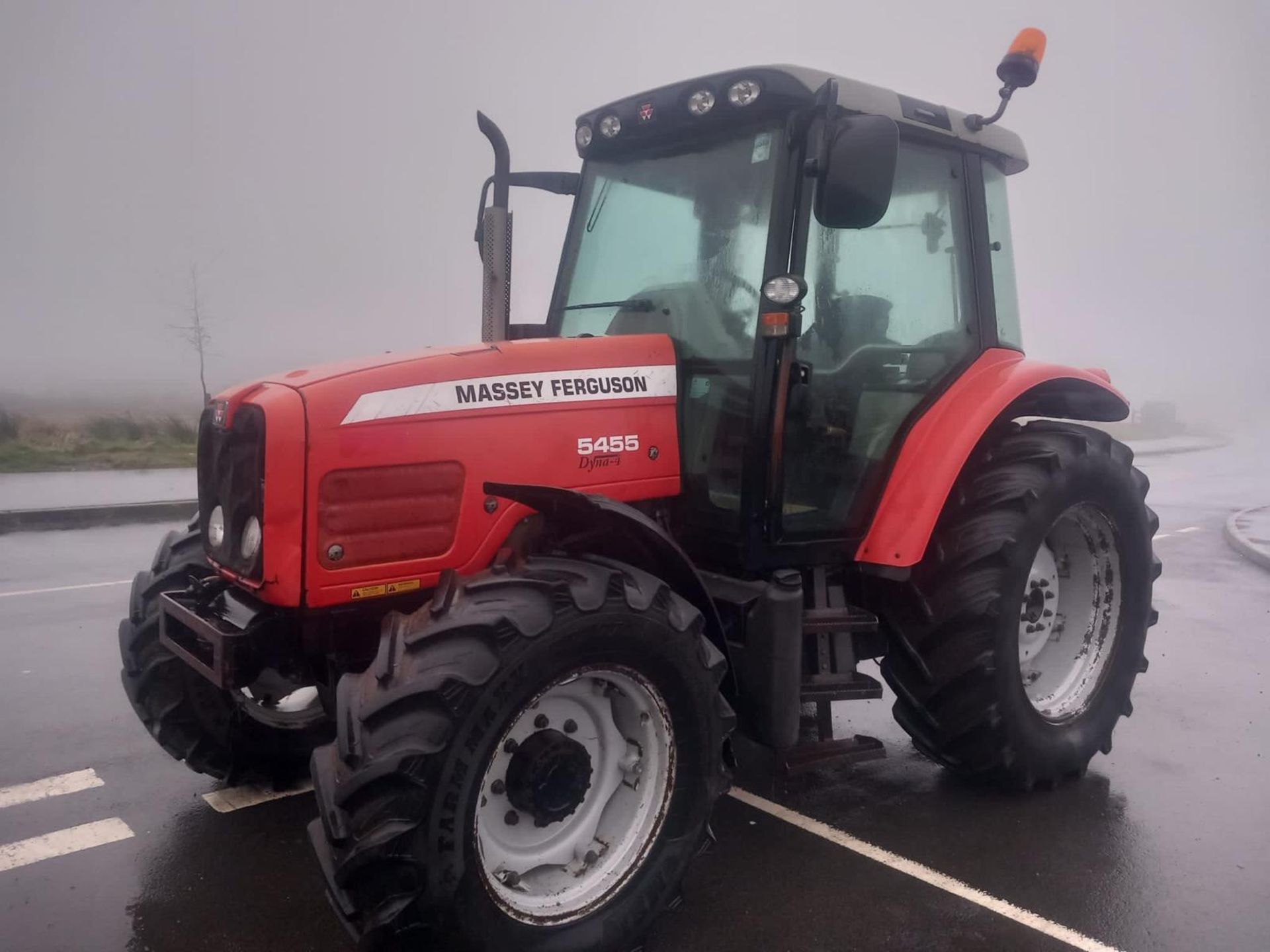 2008 MASSEY FERGUSON 5455 TRACTOR - OVER 10000 HOURS - IN WORKING ORDER - Bild 2 aus 8