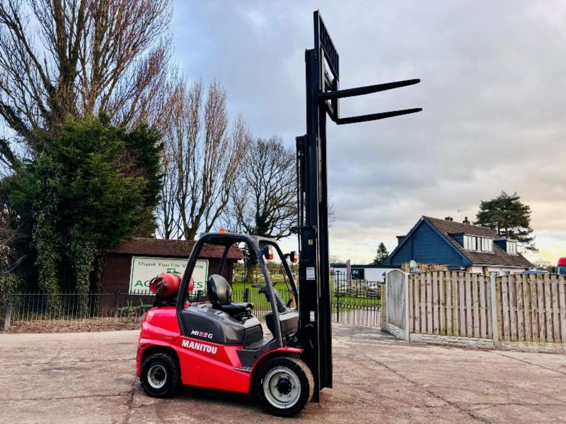 MANITOU MI35G CONTAINER SPEC FORKLIFT *YEAR 2016, 2070 HOURS* C/W SIDE SHIFT  - Image 7 of 18