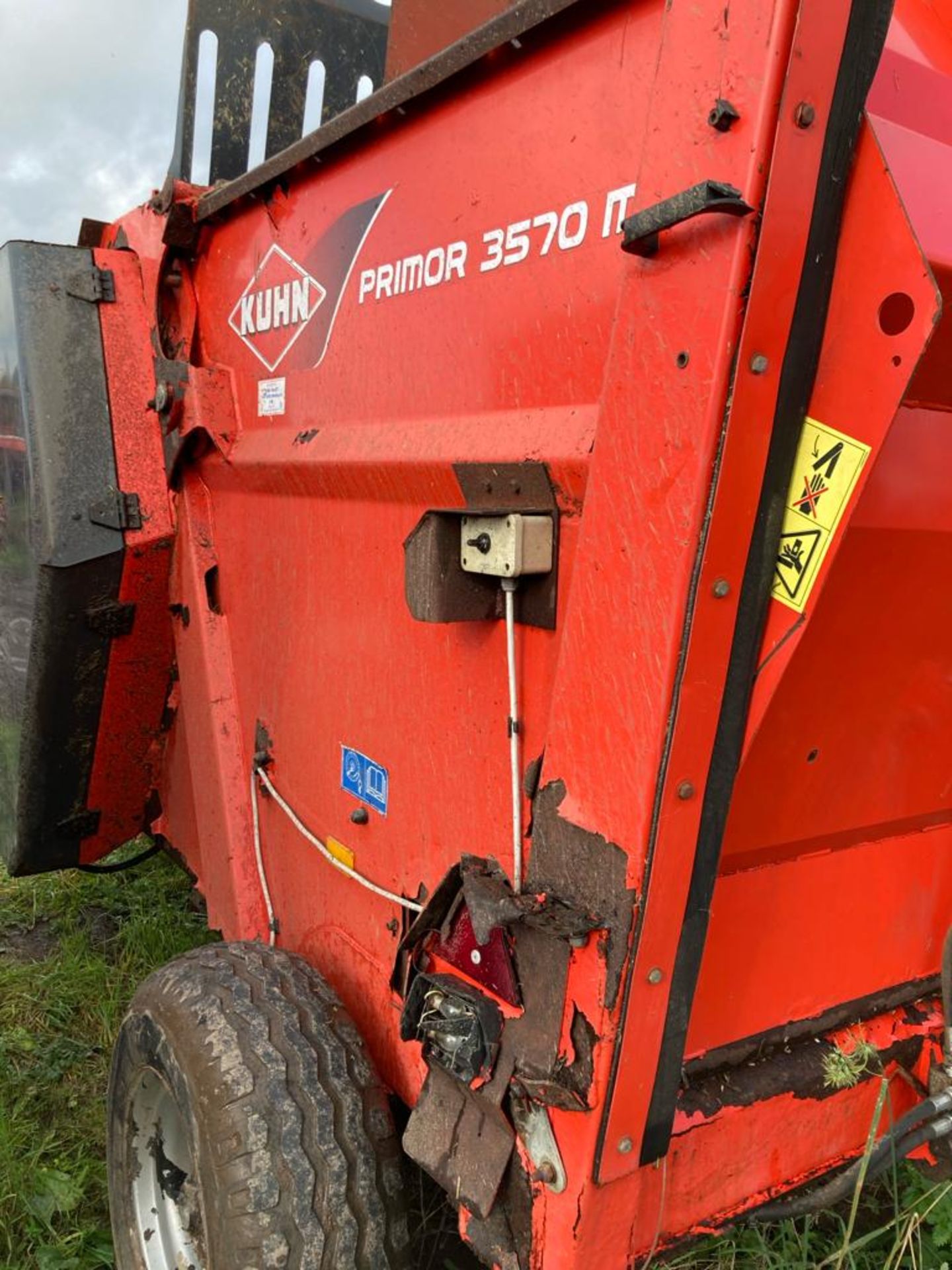 2011 KUHN 3570M STRAW CHOPPER - Image 8 of 10