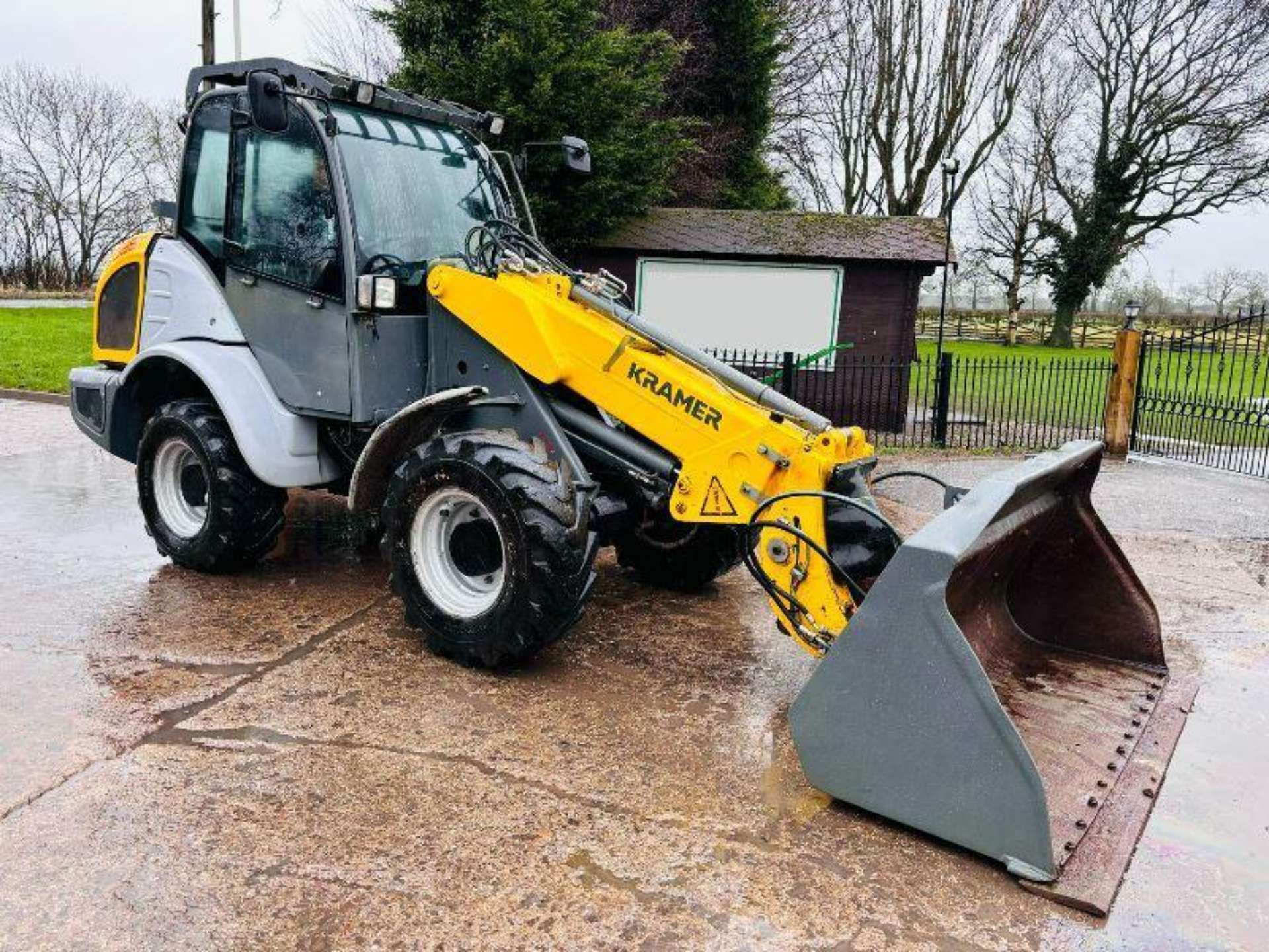 VC00003 Information from the seller: KRAMER 8085T 4WD TELEHANDLER *YEAR ...