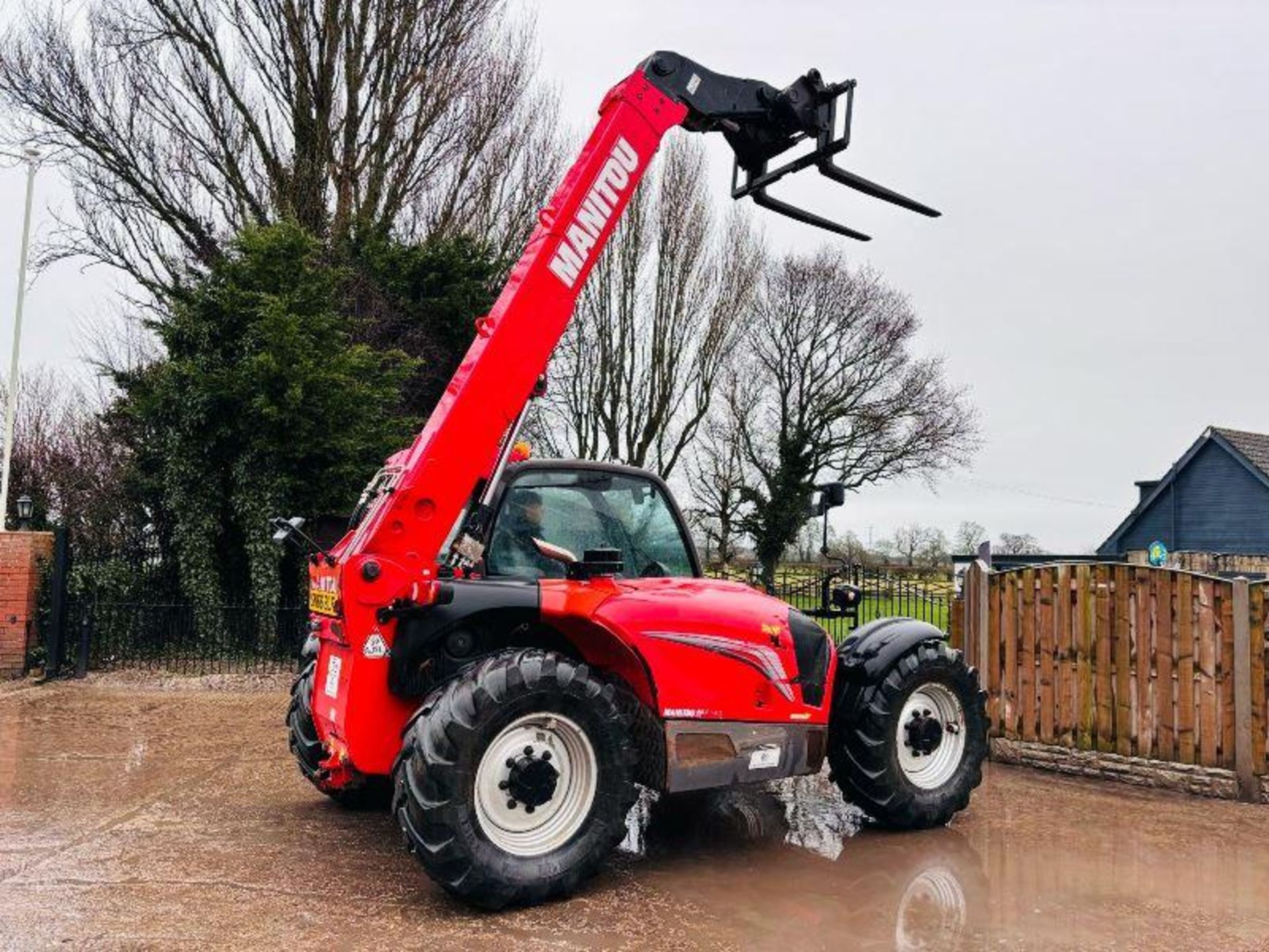 MANITOU MLT735 4WD TELEHANDLER *AG-SPEC, YEAR 2014, 5530 HOURS* C/W PUH - Image 4 of 17