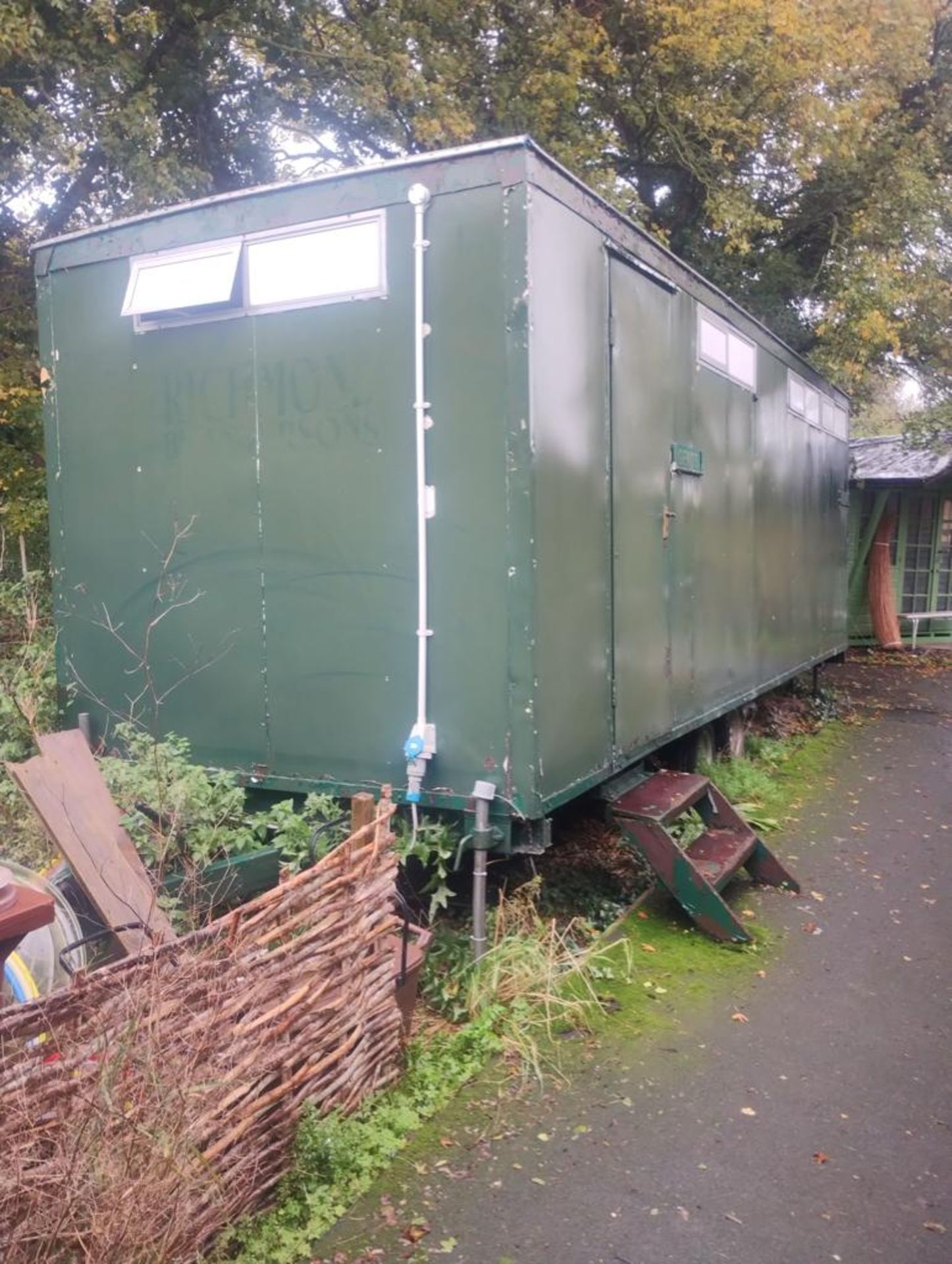 CONTAINER TRAILER TOILETS