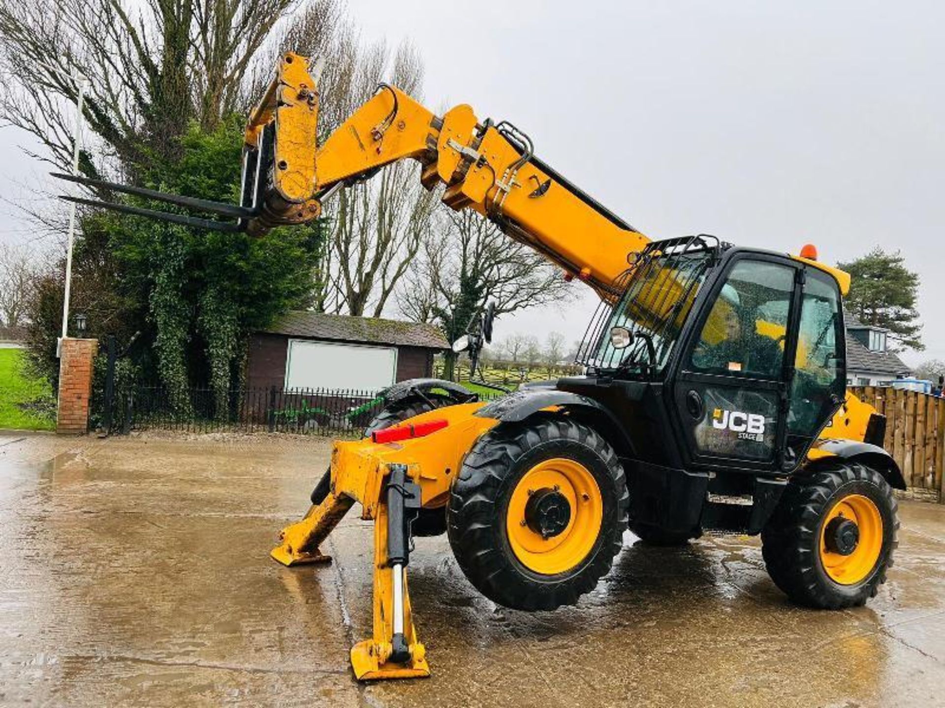 JCB 535-125HI VIZ 4WD TELEHANDLER *YEAR 2019,12.5 METER REACH* C/W PALLET TINES - Image 16 of 16