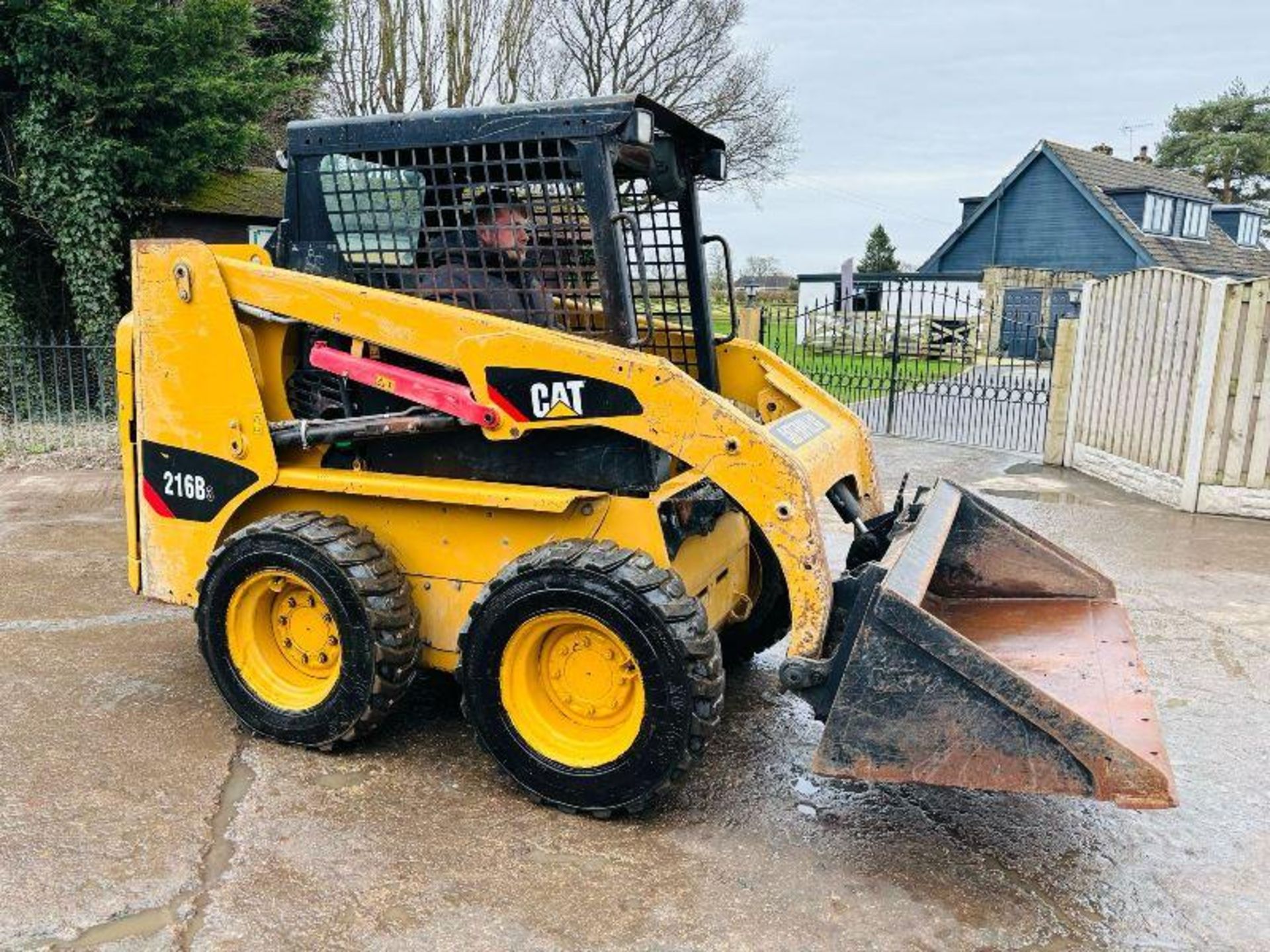 CATERPILLAR 216B 4WD SKIDSTEER *YEAR 2012* C/W BUCKET - Image 12 of 18