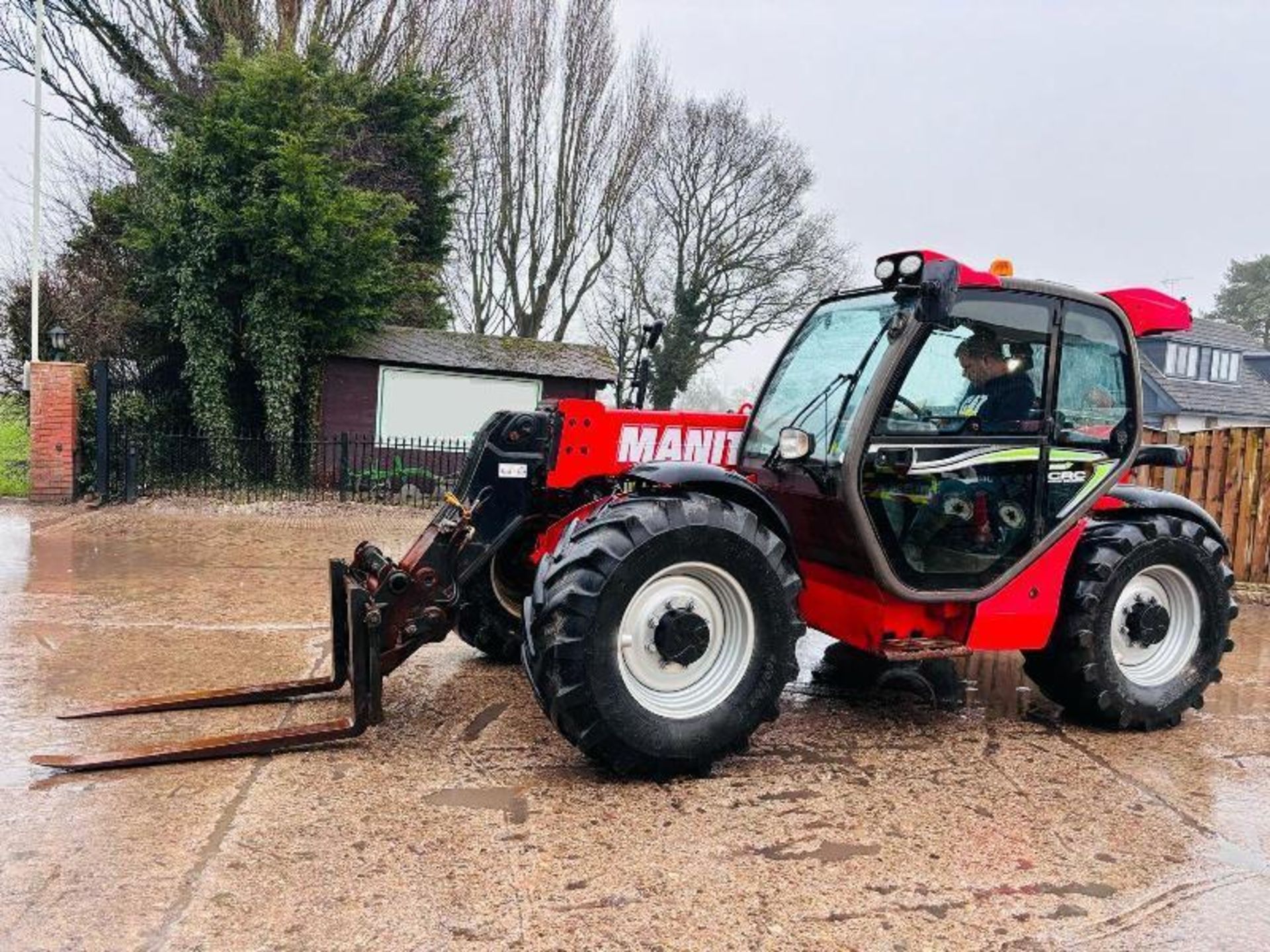 MANITOU MLT735 4WD TELEHANDLER *AG-SPEC, YEAR 2015, 5920 HOURS* C/W PUH - Image 4 of 19