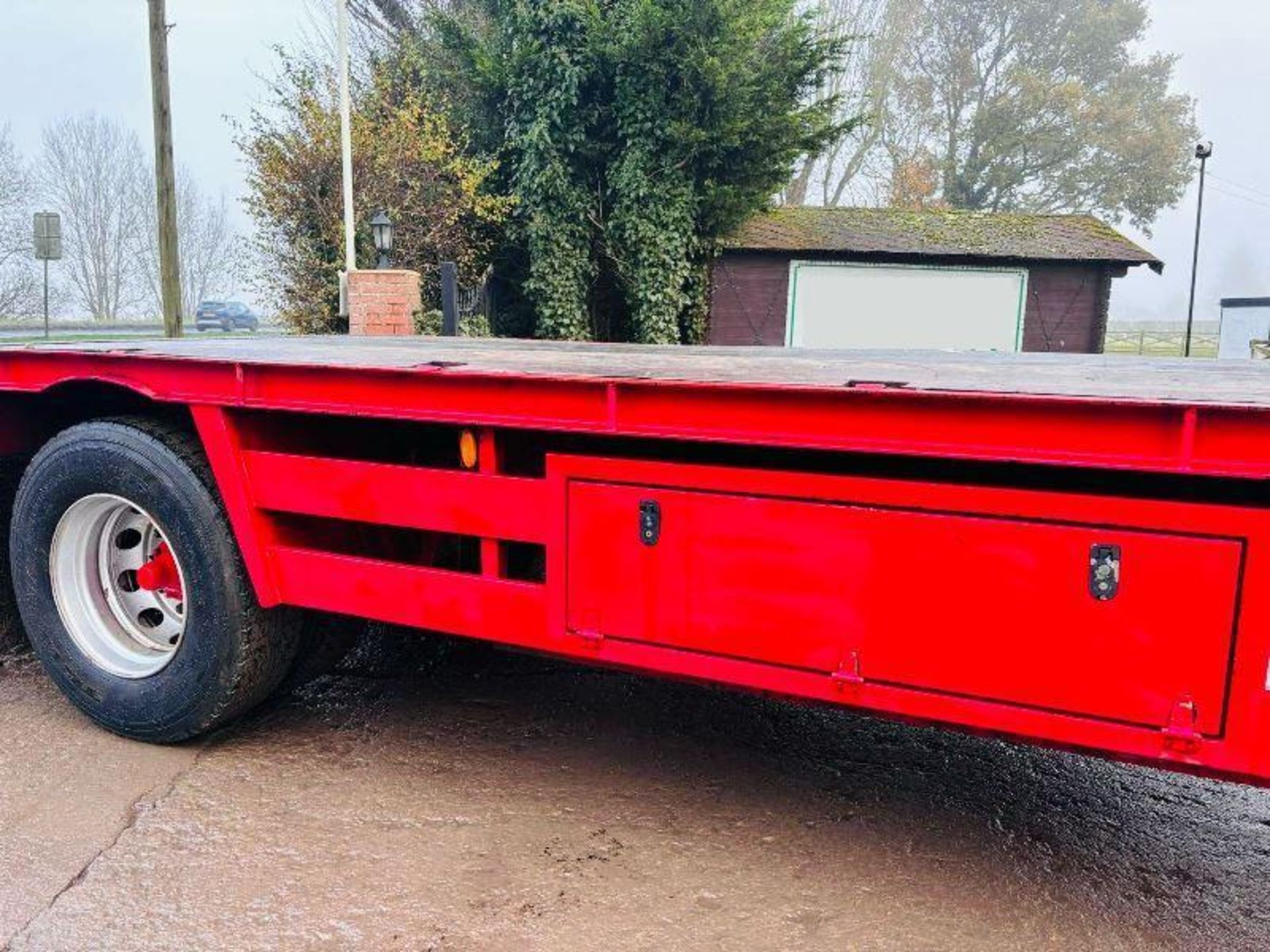 SCANIA P230 4X2 BEAVER TAIL LORRY C/W MANUAL GEAR BOX & WINCH - Image 3 of 18