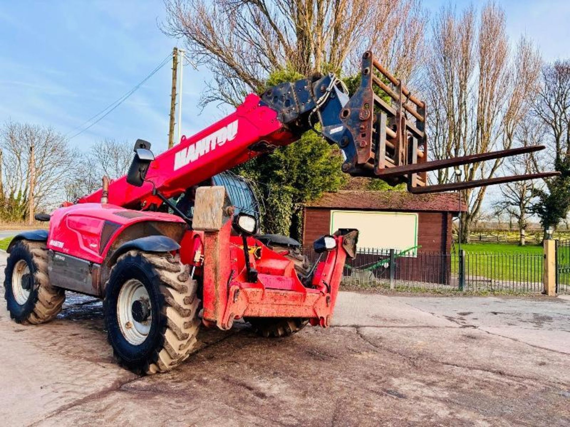 MANITOU MT1840 4WD TELEHANDLER *YEAR 2014* C/W PALLET TINES  - Bild 15 aus 16