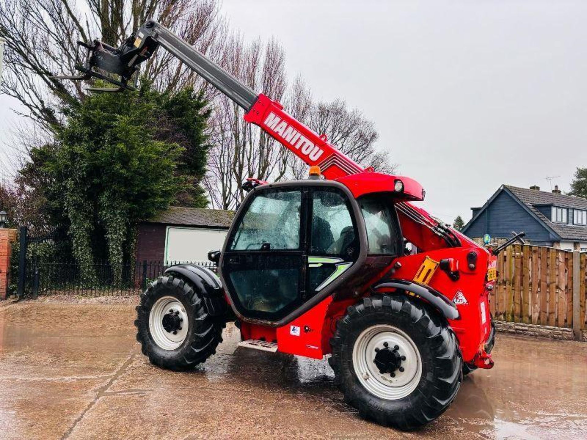 MANITOU MLT735 4WD TELEHANDLER *AG-SPEC, YEAR 2014, 5530 HOURS* C/W PUH - Image 2 of 17