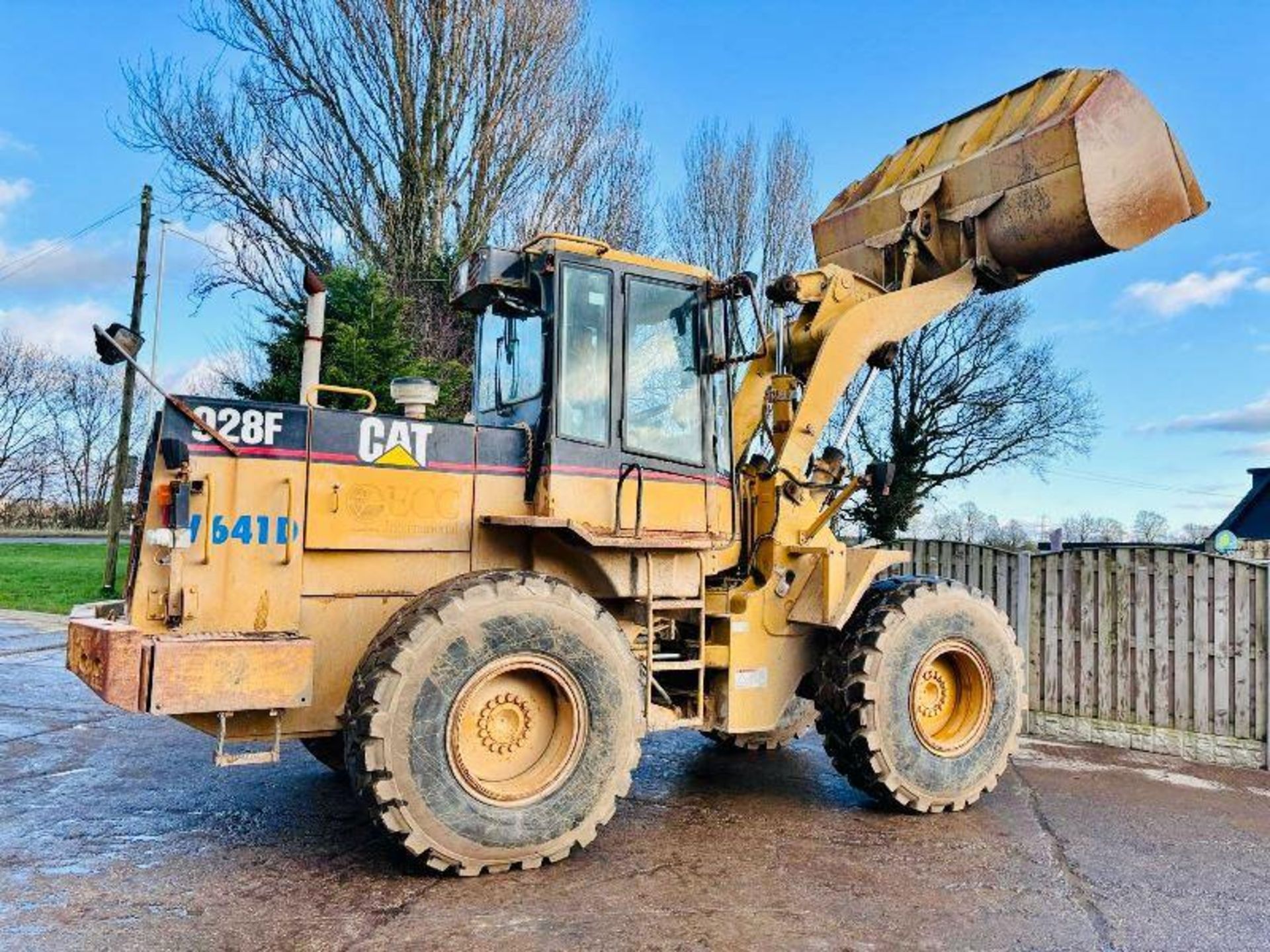 CATERPILLAR 928F 4WD LOADING SHOVEL C/W BUCKET - Bild 2 aus 19