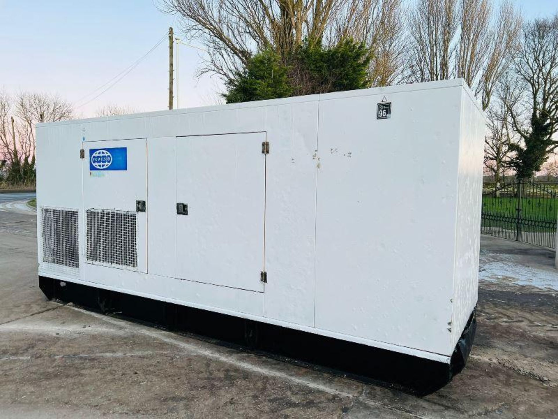 FG WILSON P350PA 350KVA GENERATOR *YEAR 2011* C/W PERKINS ENGINE - Image 8 of 14