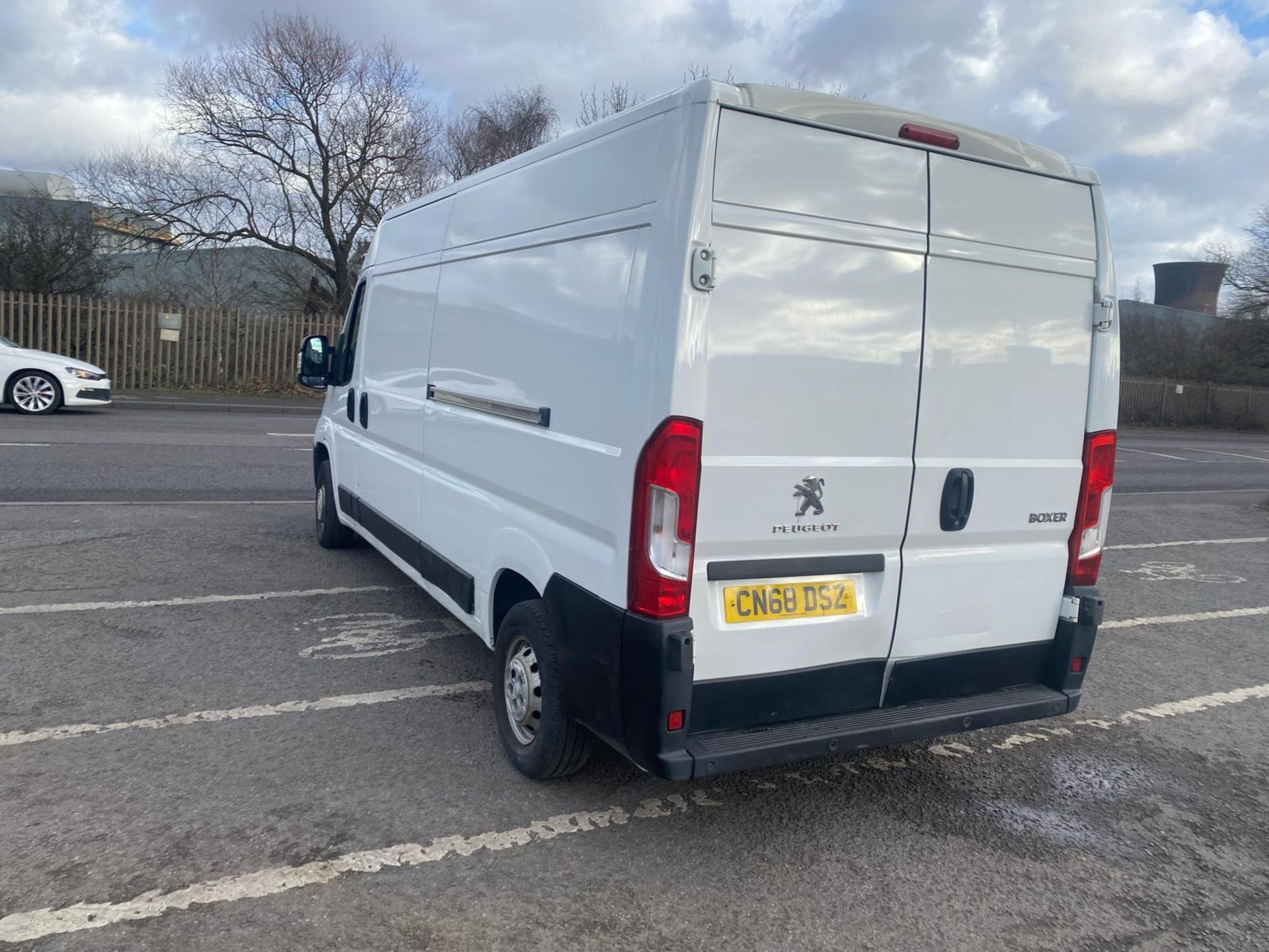 2018 68 PEUGEOT BOXER PROFESSIONAL PANEL VAN - 73K MILES - EURO 6 - AIR CON. - Image 5 of 10