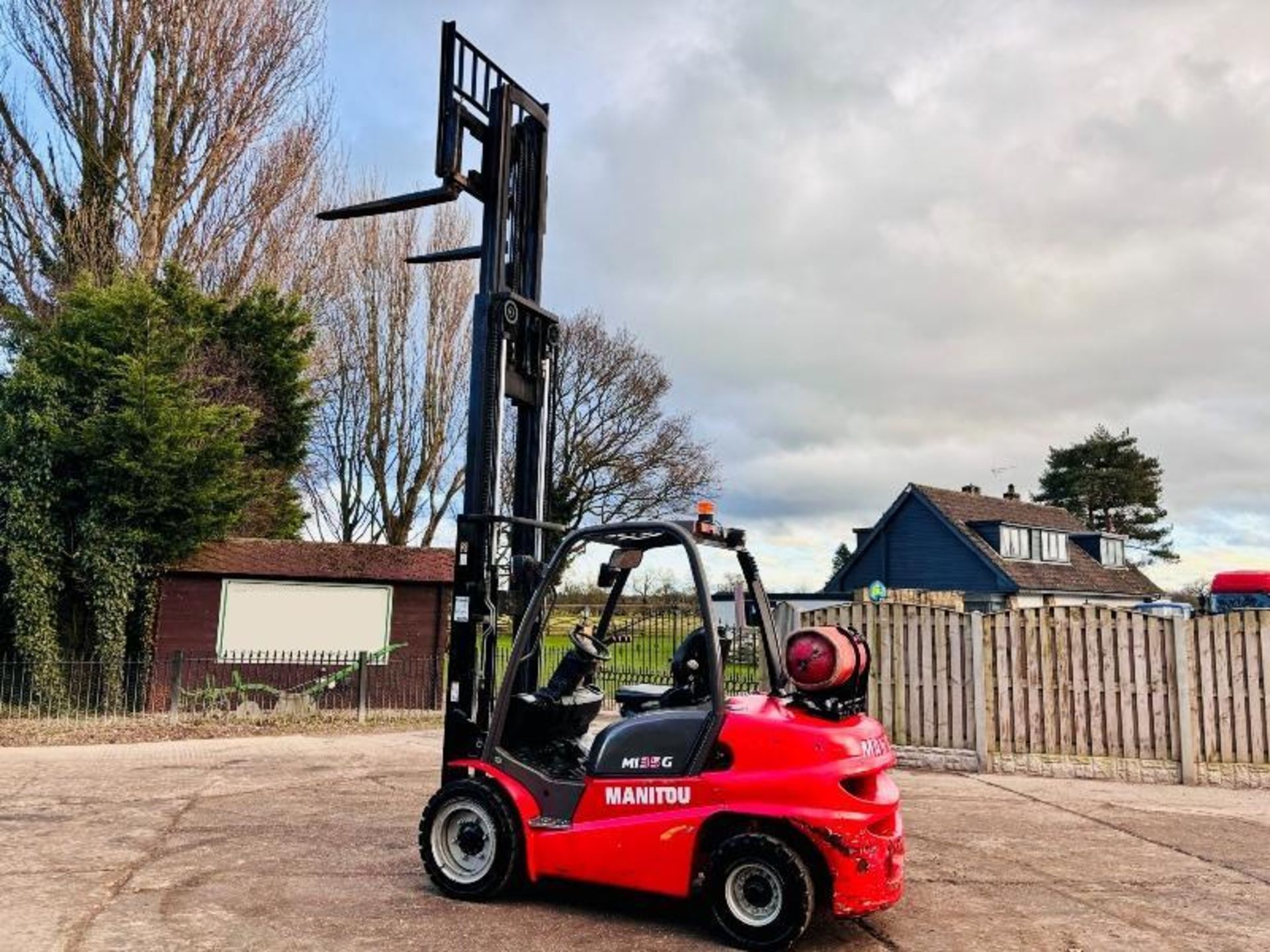 MANITOU MI35G CONTAINER SPEC FORKLIFT *YEAR 2016, 2070 HOURS* C/W SIDE SHIFT  - Image 18 of 18