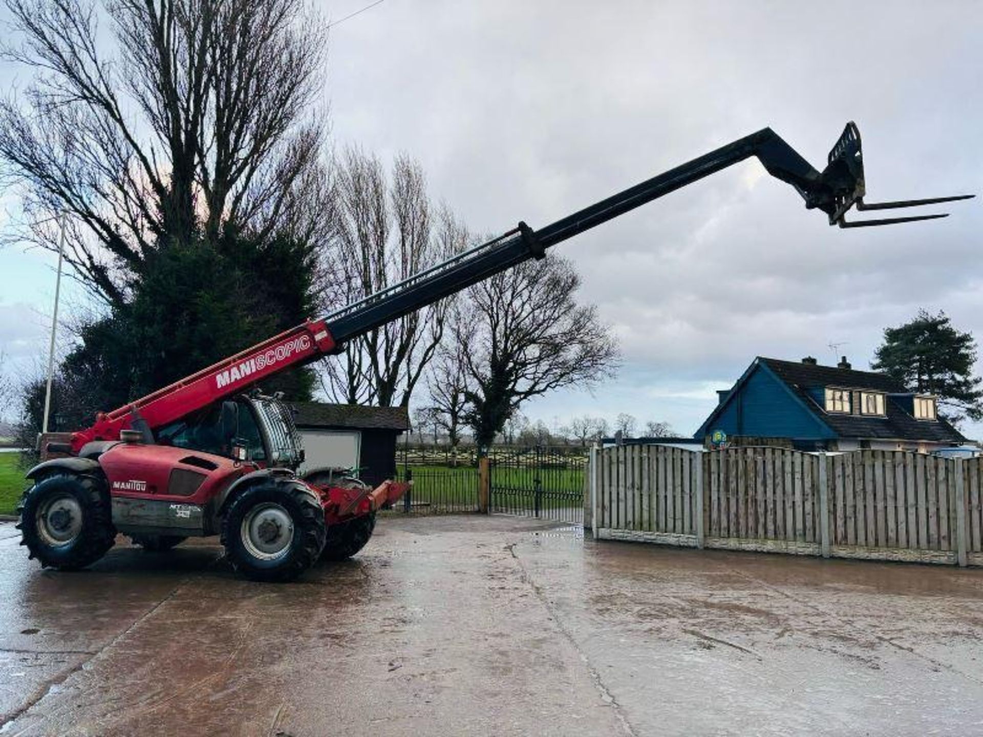 MANITOU MT1030 4WD TELEHANDLER *10.5 METER REACH, 8384 HOURS* C/W PALLET TINES - Bild 12 aus 14