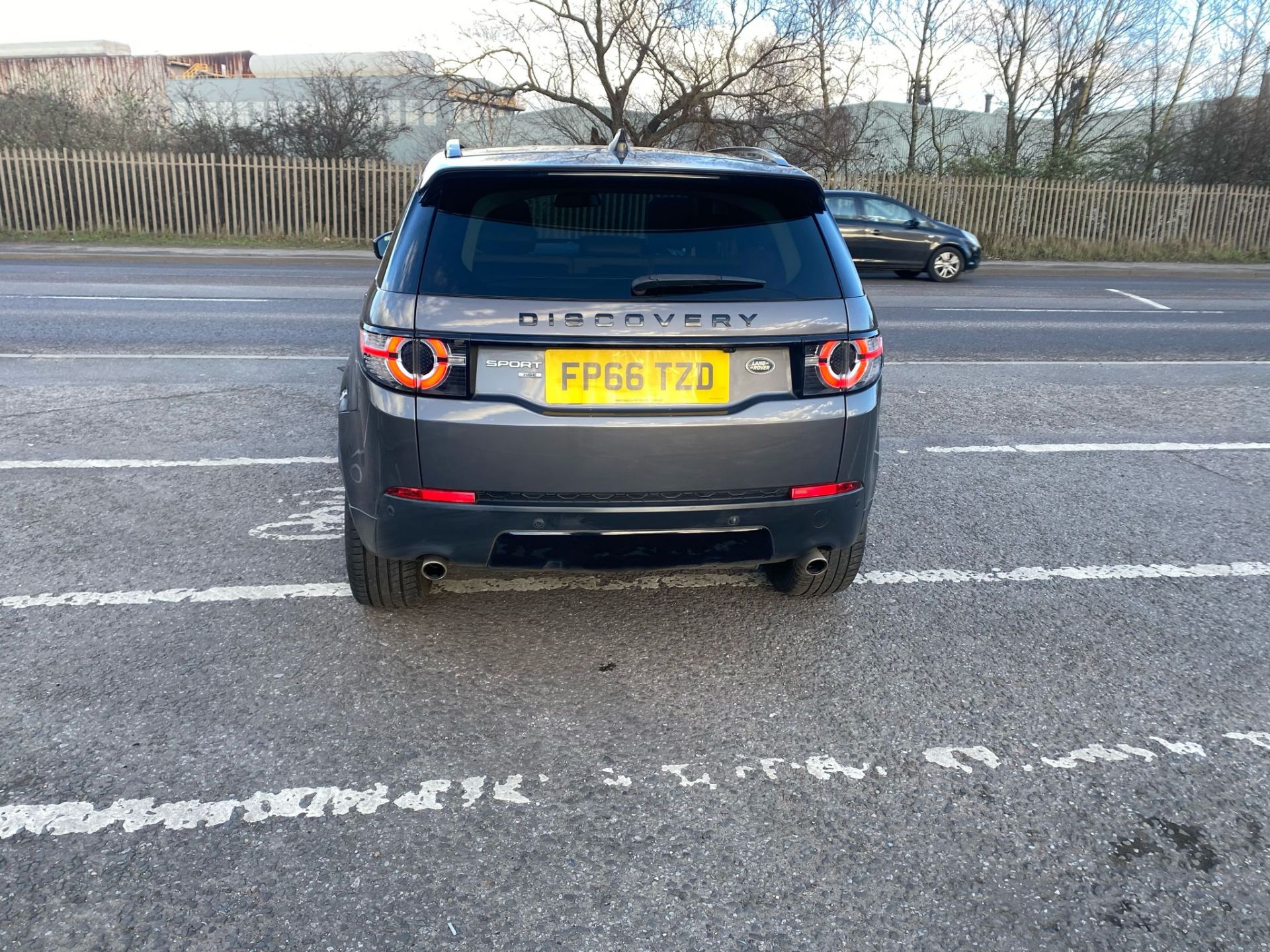 2016 66 LAND ROVER DISCOVERY SPORT HSE SUV ESTATE- 88K WITH LAND ROVER SERVICE HISTORY - PAN ROOF. - Image 7 of 19