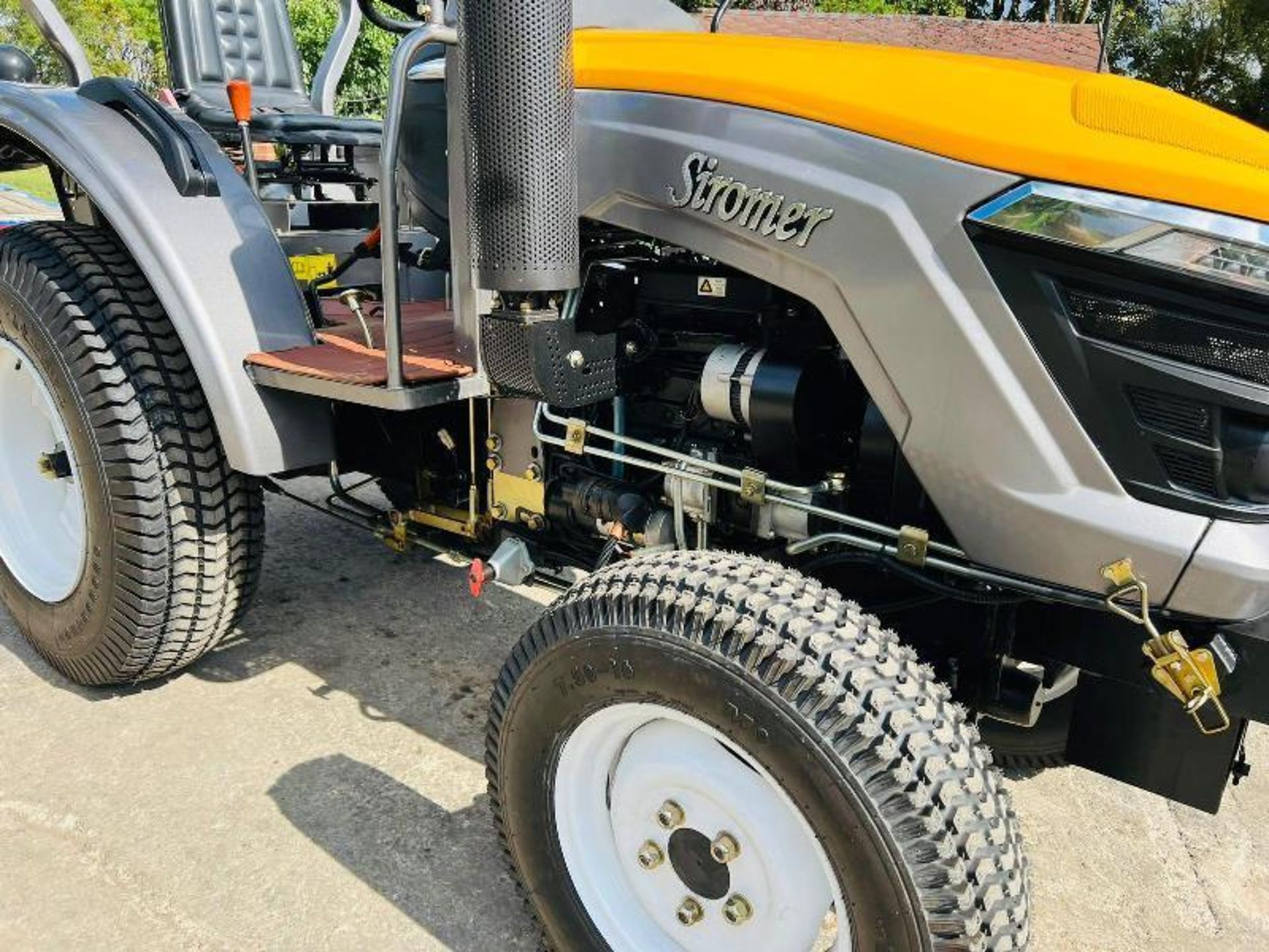 BRAND NEW SIROMER 254 4WD TRACTOR YEAR 2023 C/W TURF TYRES - Image 6 of 14