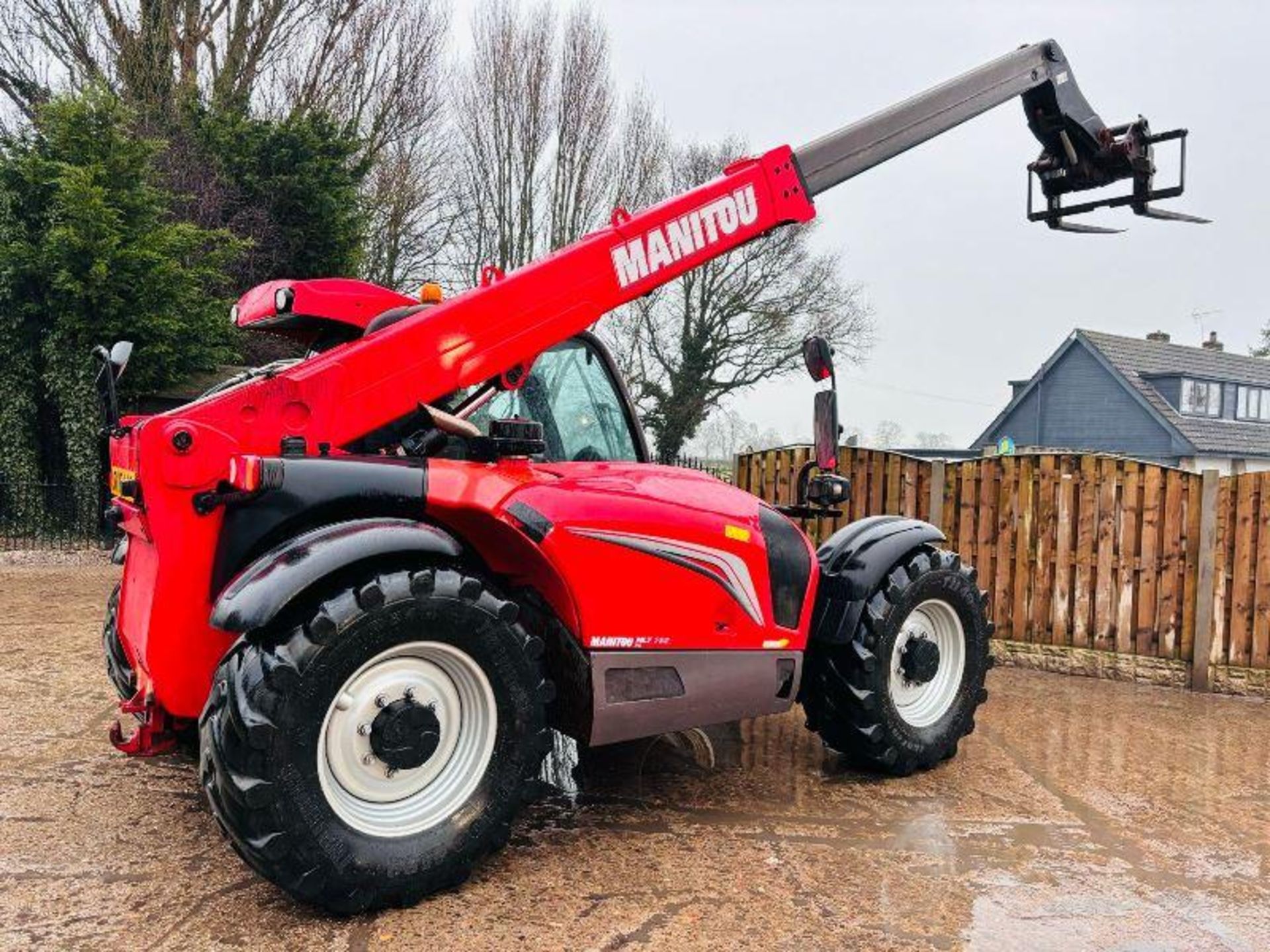 MANITOU MLT735 4WD TELEHANDLER *AG-SPEC, YEAR 2015, 5920 HOURS* C/W PUH - Image 11 of 19