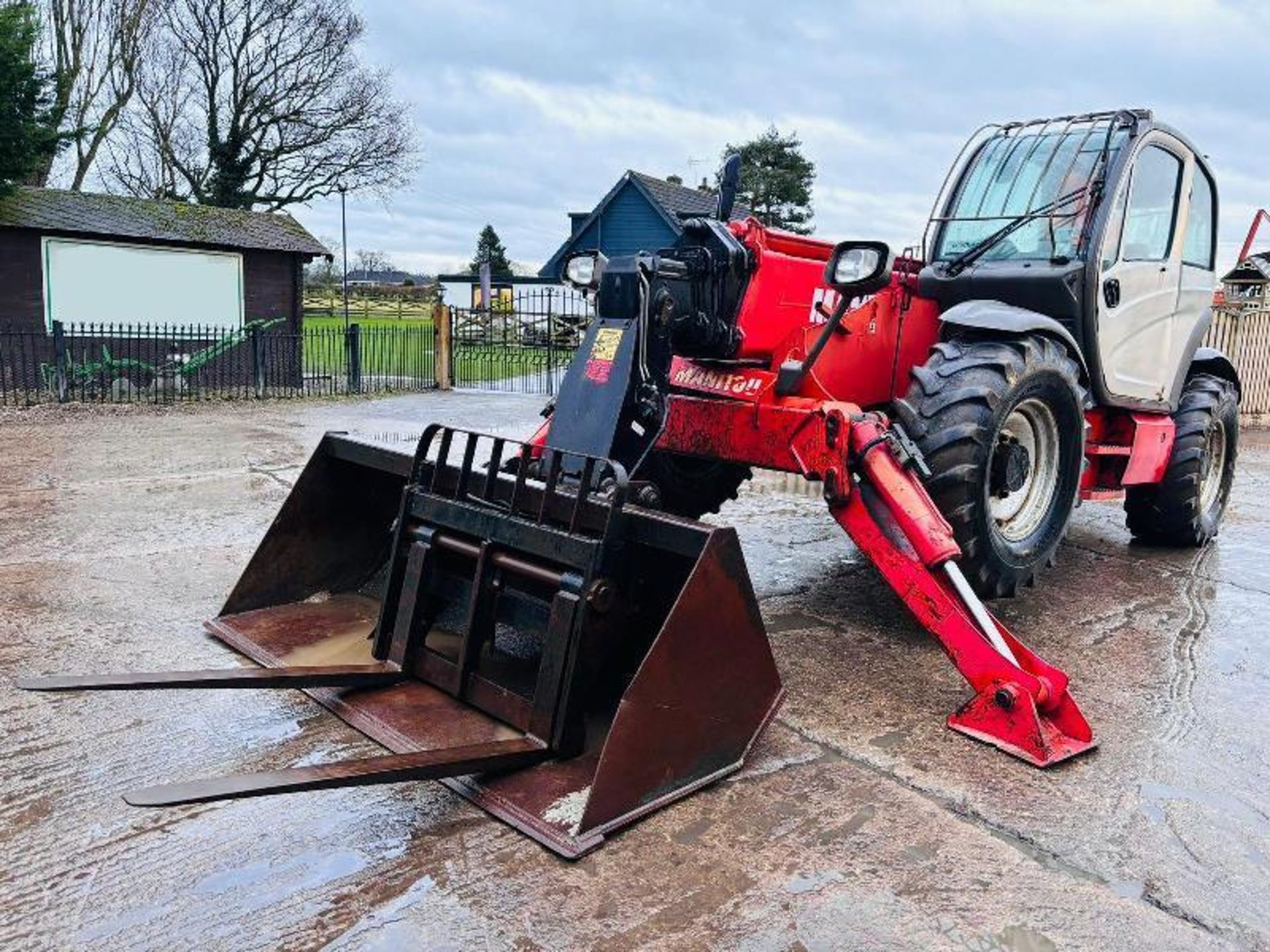 MANITOU MT1840 4WD TELEHANDLER *ONLY 4742 HOURS* C/W BUCKET & TINES - Image 16 of 16
