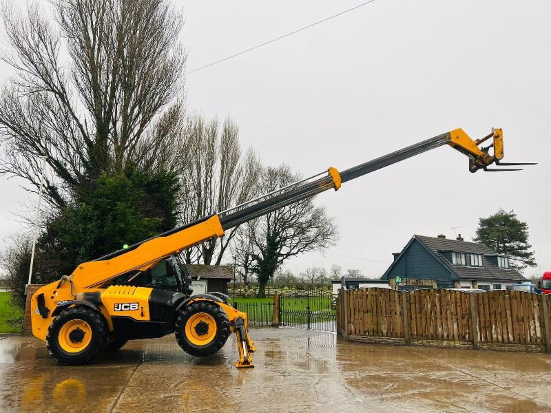 JCB 535-125HI VIZ 4WD TELEHANDLER *YEAR 2019,12.5 METER REACH* C/W PALLET TINES - Image 13 of 16