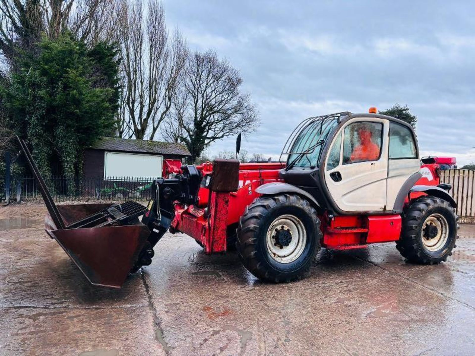 MANITOU MT1840 4WD TELEHANDLER *ONLY 4742 HOURS* C/W BUCKET & TINES - Image 14 of 16