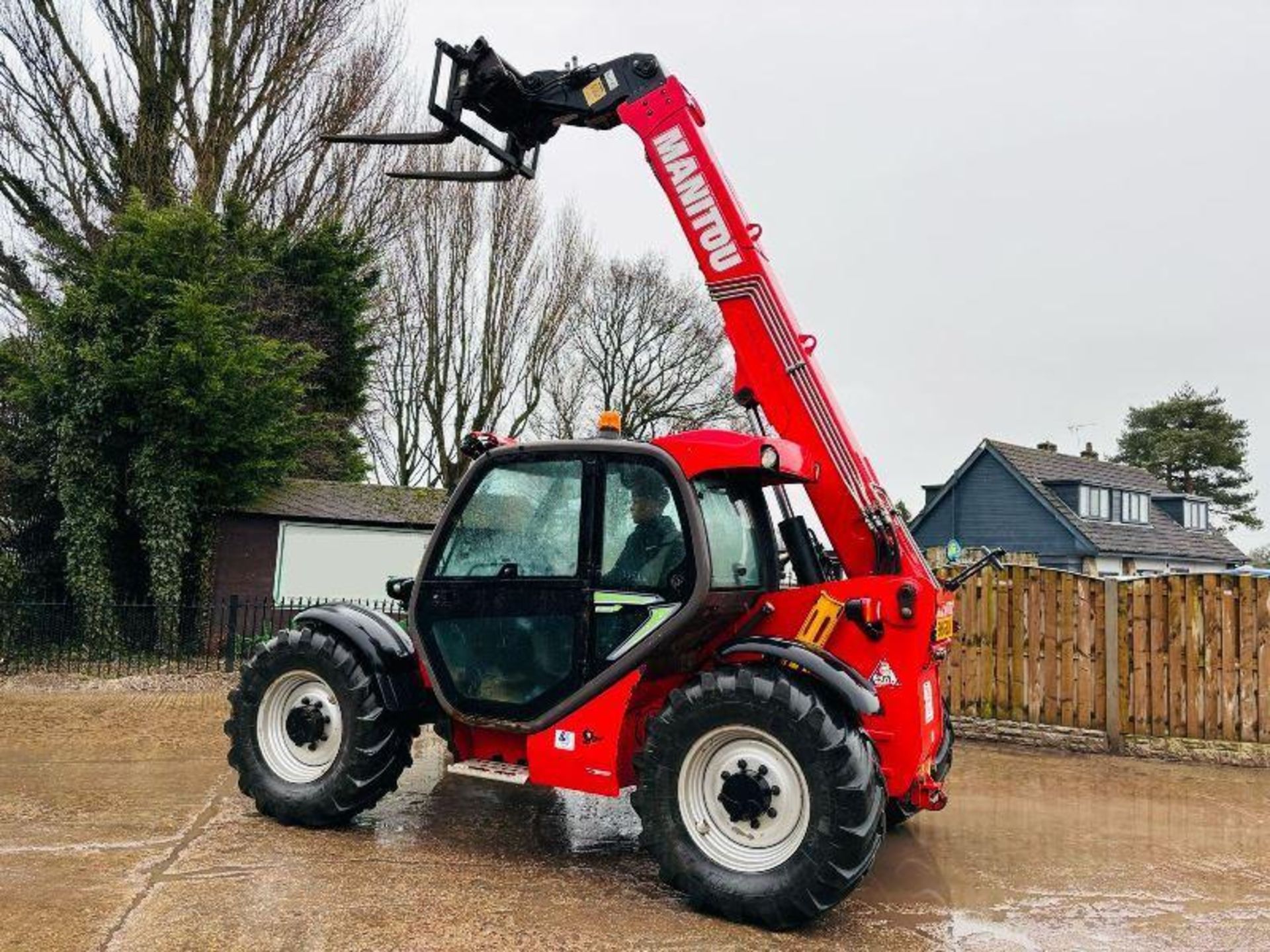 MANITOU MLT735 4WD TELEHANDLER *AG-SPEC, YEAR 2014, 5530 HOURS* C/W PUH - Image 16 of 17