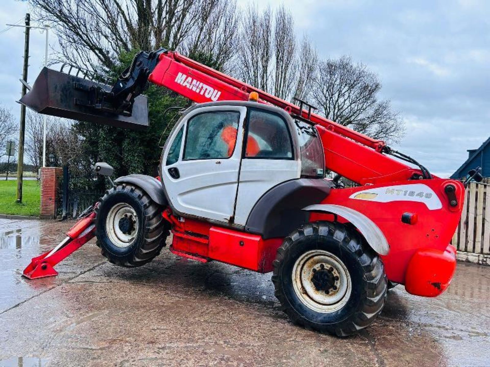 MANITOU MT1840 4WD TELEHANDLER *ONLY 4742 HOURS* C/W BUCKET & TINES - Image 13 of 16