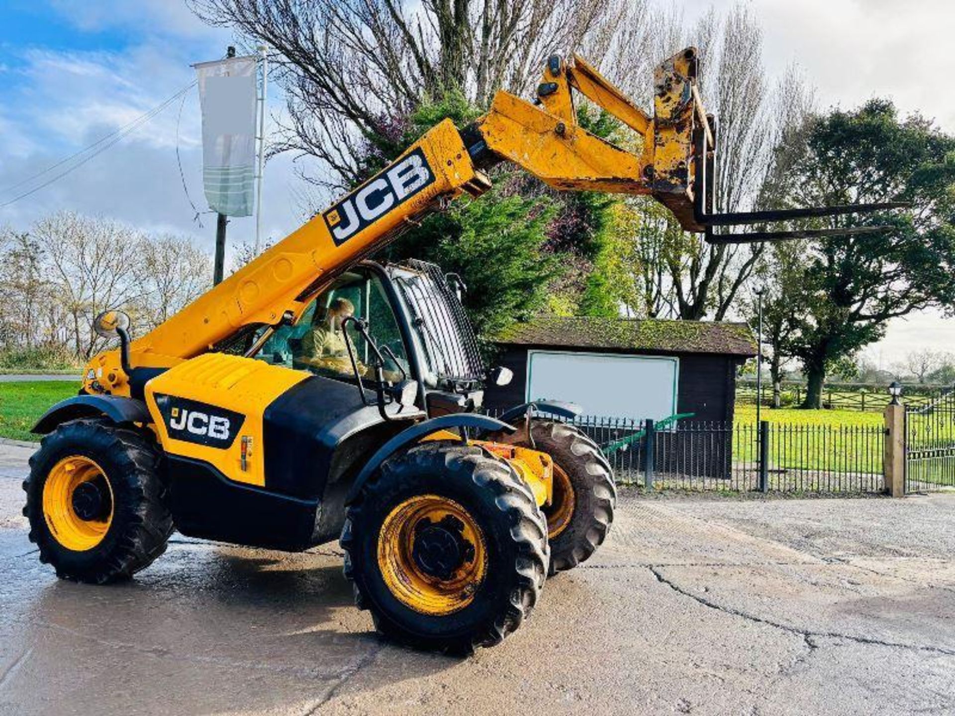 JCB 531-70 4WD TURBO TELEHANDLER *YEAR 2013* C/W PALLET TINES