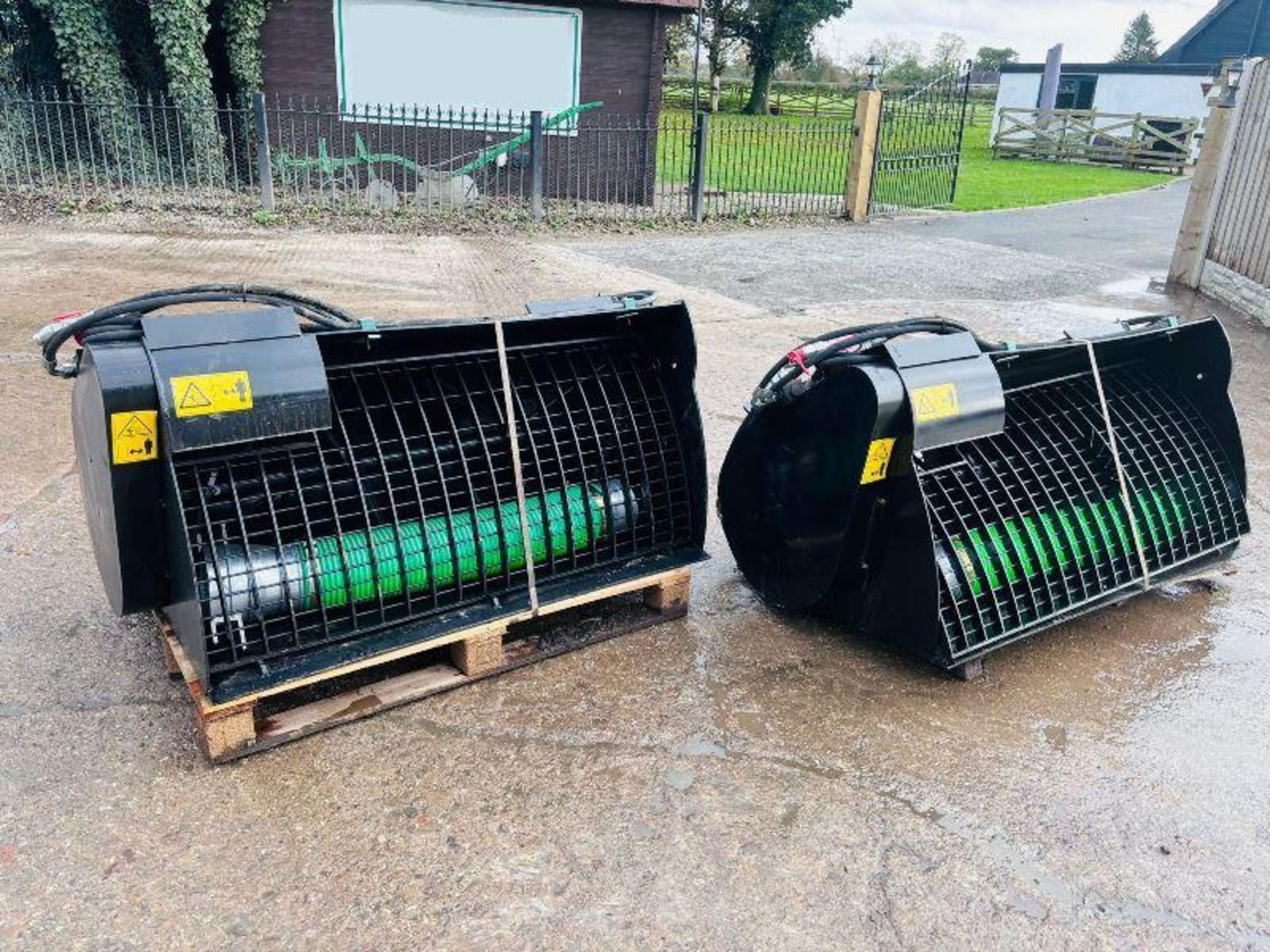 NEW UNUSED ROLFI TL250 HYDUALIC MIXING BUCKET TO SUIT SKID STEER