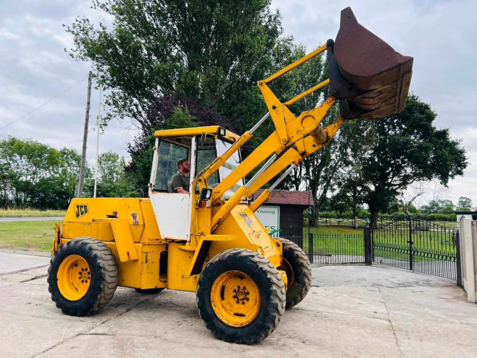 JCB 410 4WD LOADING SHOVEL C/W BUCKET - Bild 12 aus 14