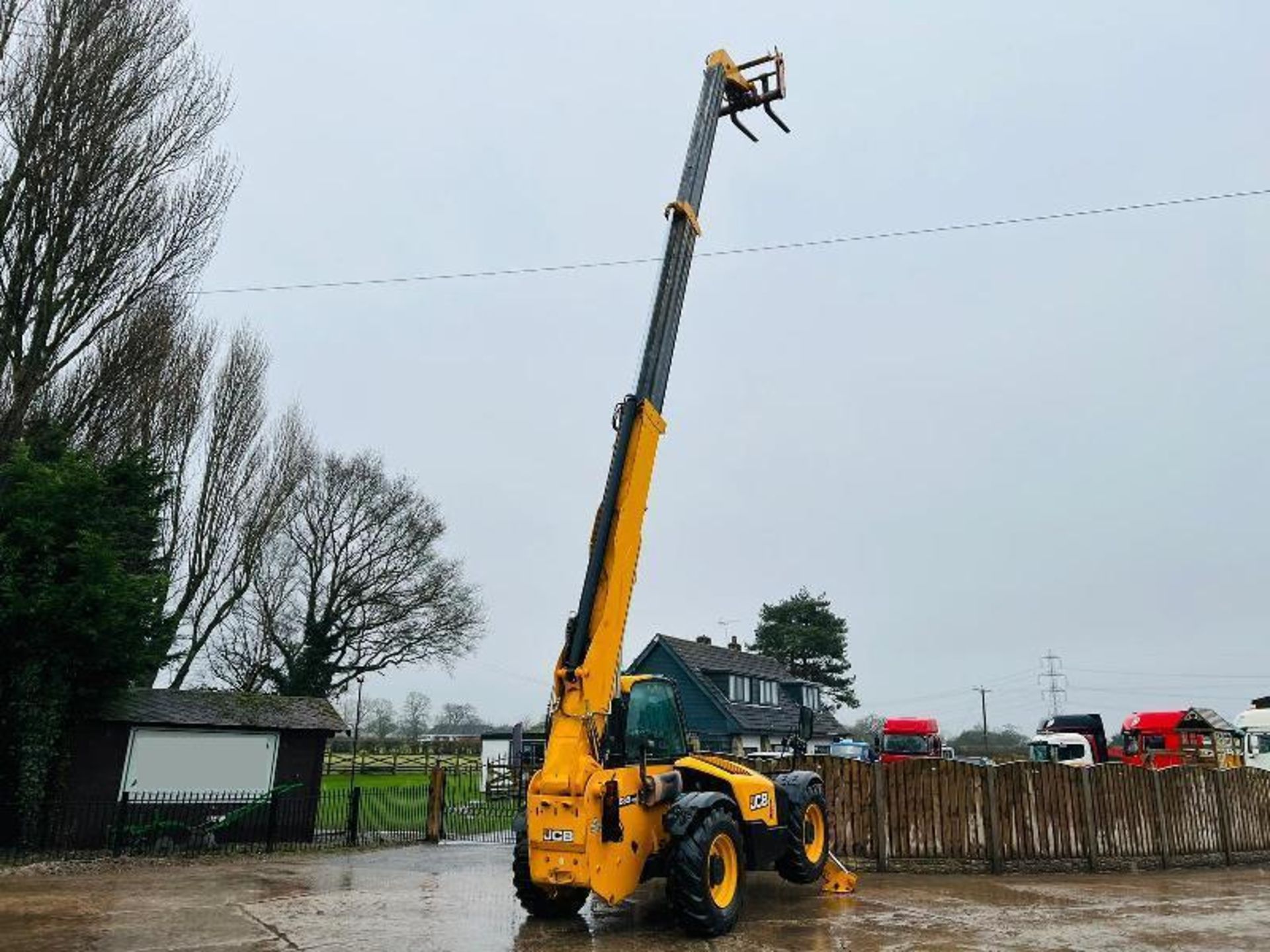 JCB 535-125HI VIZ 4WD TELEHANDLER *YEAR 2019,12.5 METER REACH* C/W PALLET TINES - Image 2 of 16