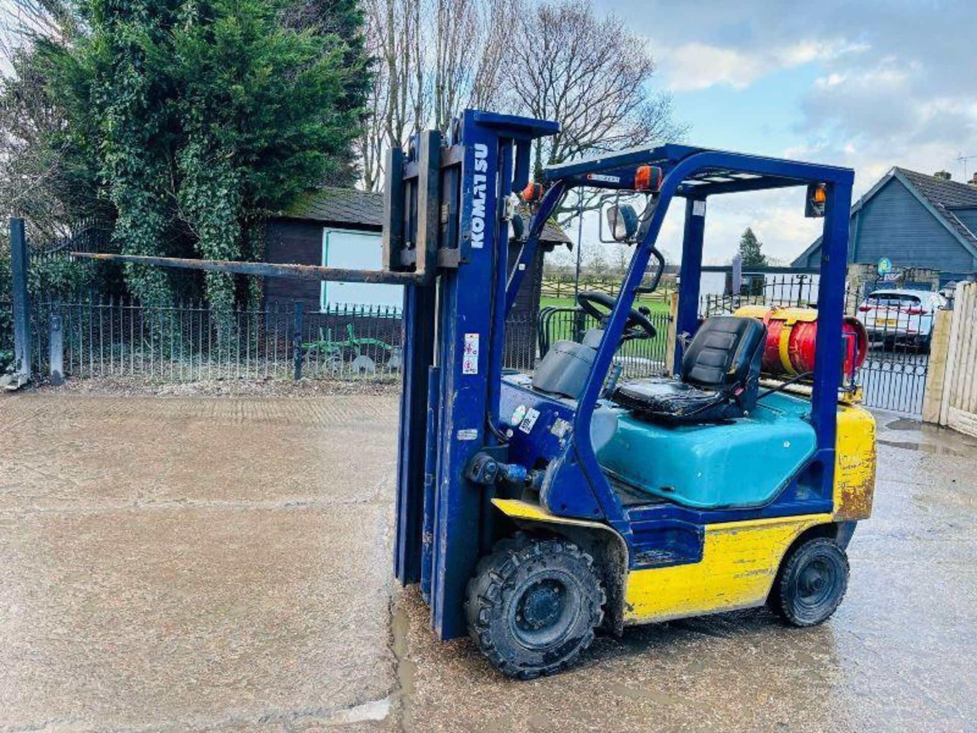 KOMATSU FG18HT-17 CONTAINER SPEC FORKLIFT C/W 3 STAGE MAST - Image 12 of 12