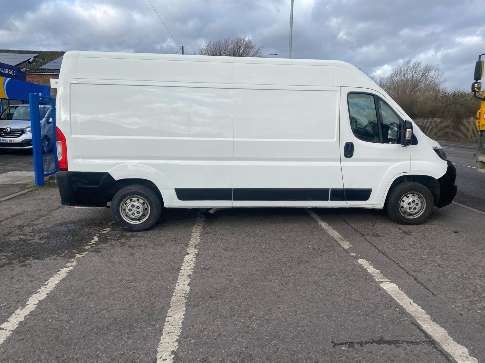 2018 68 PEUGEOT BOXER PROFESSIONAL PANEL VAN - 73K MILES - EURO 6 - AIR CON. - Image 8 of 10