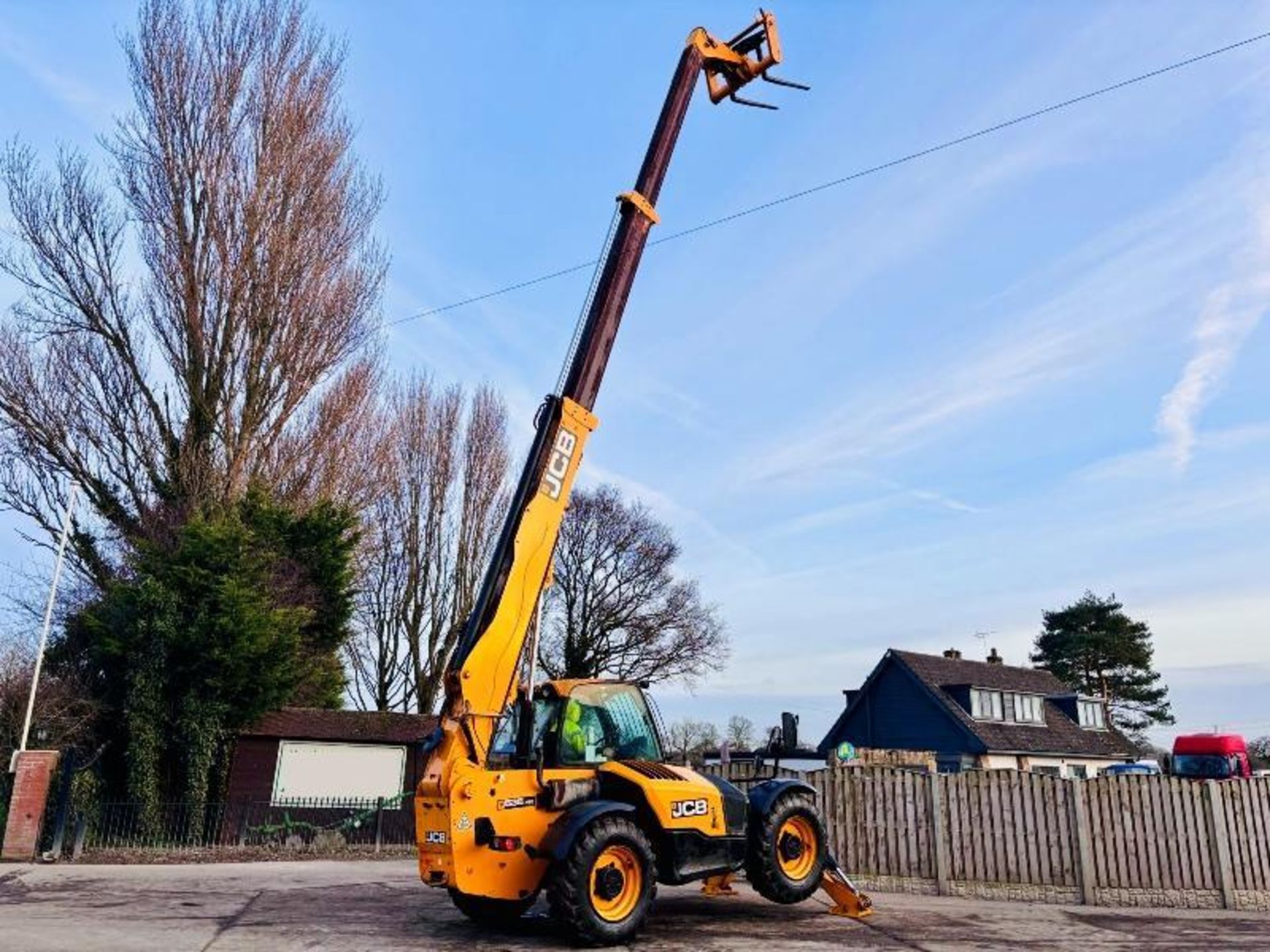 JCB 535-125HI VIZ 4WD TELEHANDLER *YEAR 2018, ONLY 1874 HOURS* C/W PALLET TINES - Image 2 of 18