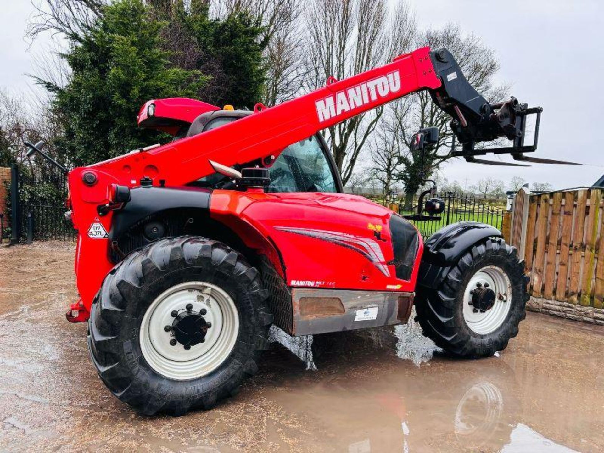 MANITOU MLT735 4WD TELEHANDLER *AG-SPEC, YEAR 2014, 5530 HOURS* C/W PUH - Image 8 of 17