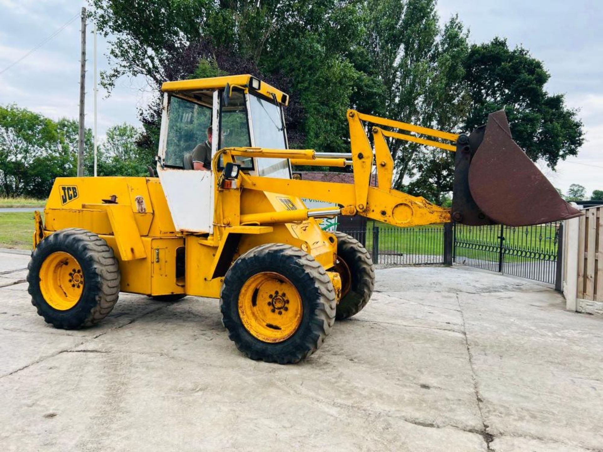 JCB 410 4WD LOADING SHOVEL C/W BUCKET - Bild 13 aus 14