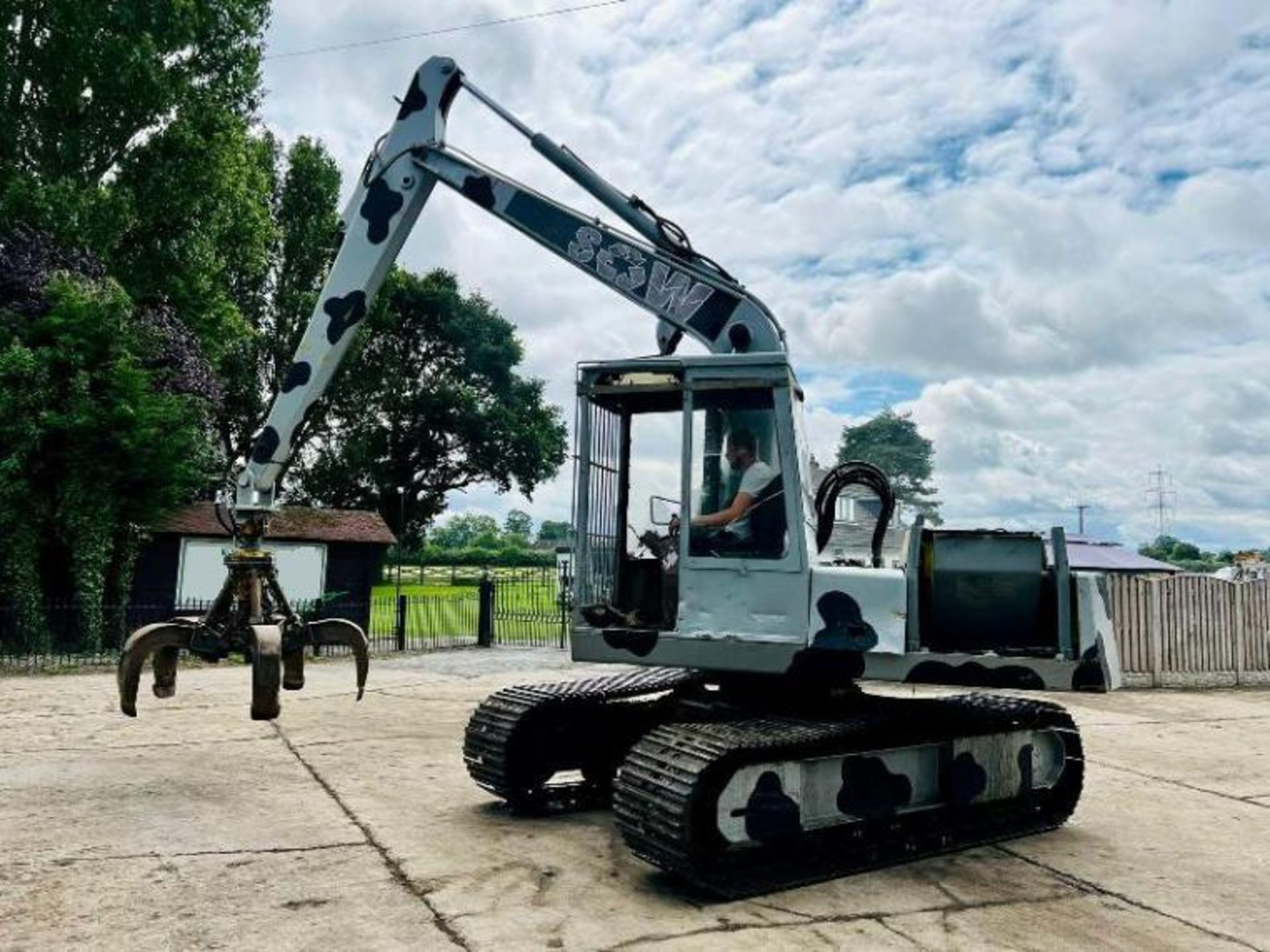 HYMAC TRACKED EXCAVATOR C/W 5 TINE SCRAP GRAB - Image 7 of 10