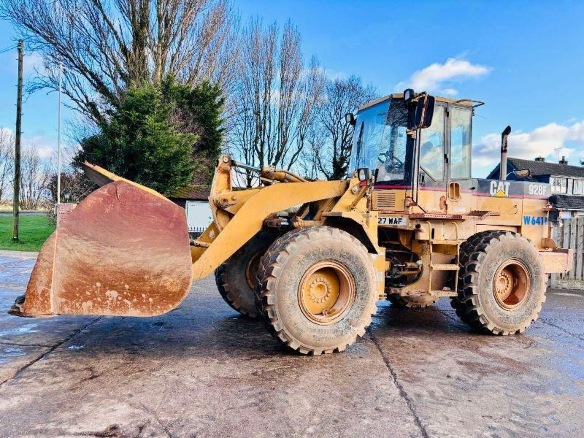 CATERPILLAR 928F 4WD LOADING SHOVEL C/W BUCKET - Bild 16 aus 19